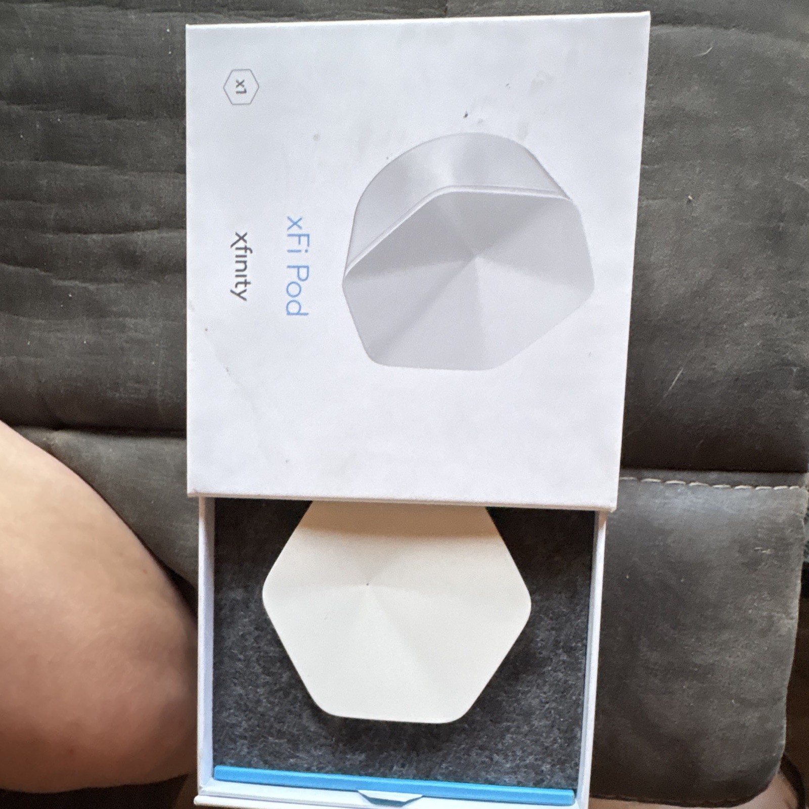 XFINITY xFi Pod XE2-SG Wireless Wi-Fi Range Extender, White, MPN XE2-SG