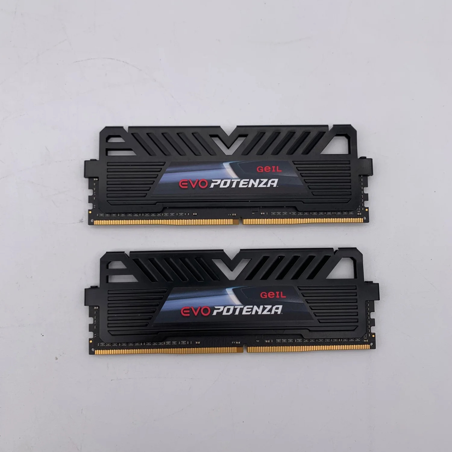 GeIL EVO Potenza 8GB (2x4GB) RAM DDR4 3200MHz GAPB48GB3200C16BS
