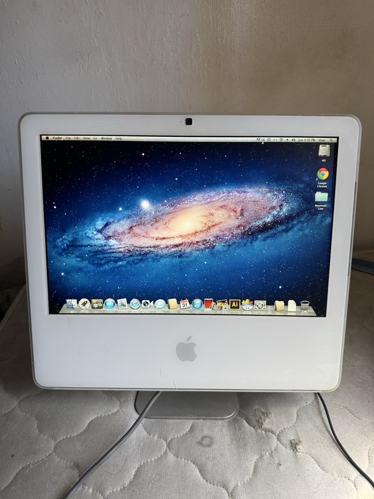 Vintage 2006” iMac A1195 C2D 1.83GHz 2GB RAM 160GB HDD Mac OS X Lion 10.7.5