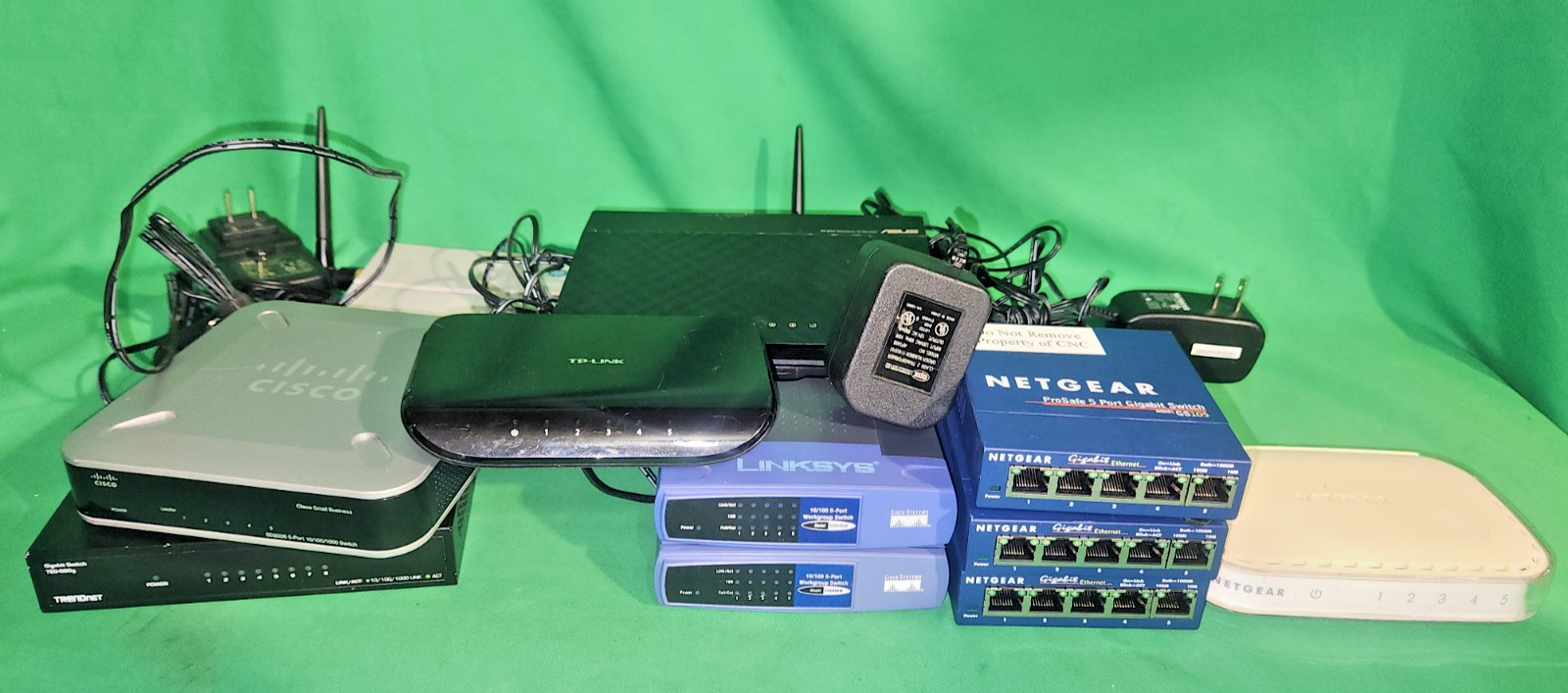 Lot of 11 Various Network Switches Netgear ASUS BLUE  TP-Link TRENDnet Linksys