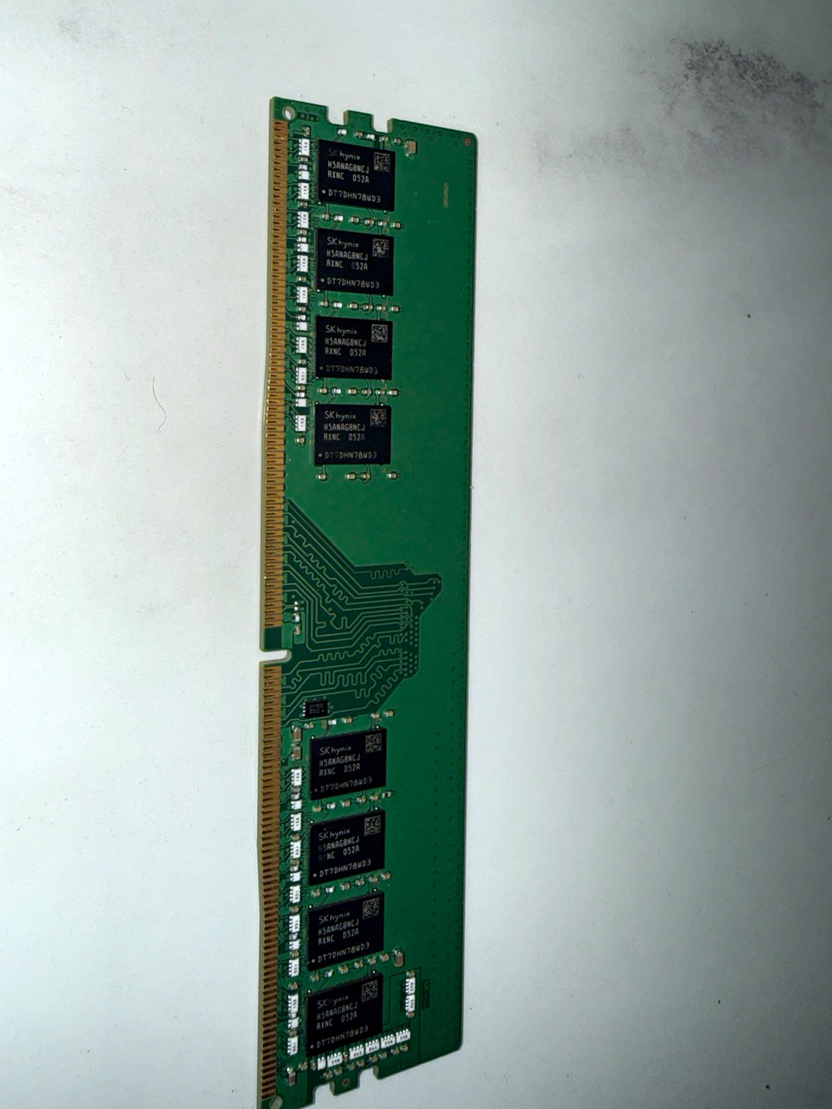 SK hynix 16GB DDR4-3200 PC4-25600 1Rx8 UDIMM Non-ECC 288-Pin HMAA2GU6CJR8N-XN