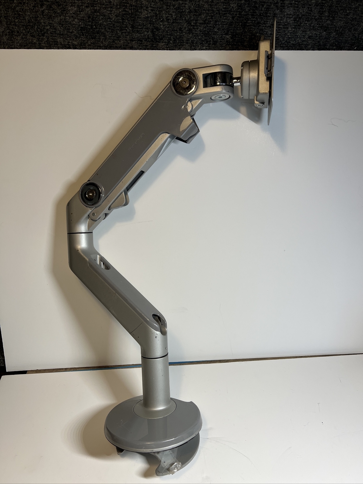 Humanscale M8 Display Active Holder - Silver Single Monitor Mount 2 part clamp