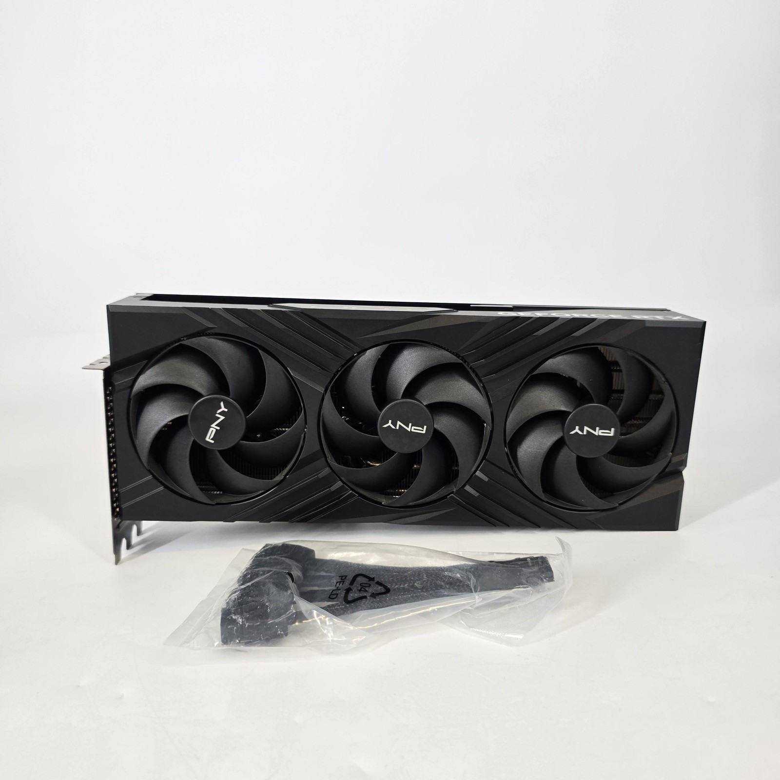 PNY Verto Triple Fan GeForce RTX 4090 24GB - Graphics Card - Very Good Condition