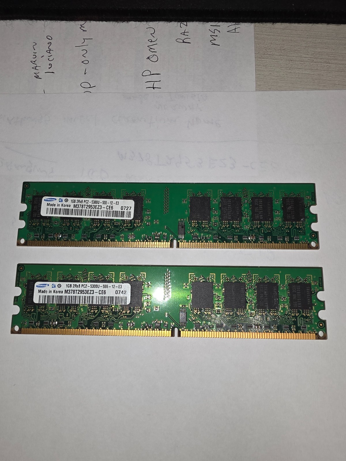 Samsung 1 GB DIMM 667 MHz DDR2 Memory (M378T2953EZ3)