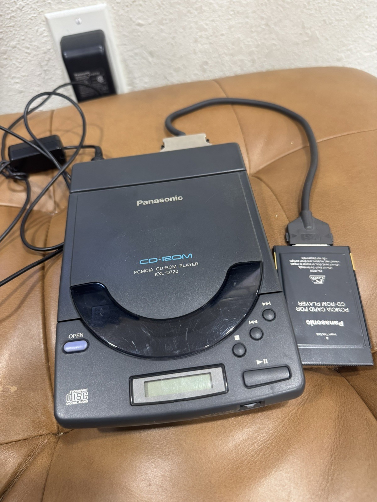 Panasonic Portable CD-ROM Drive KXL-D720 Kit PC Card & AC Adapter (untested)