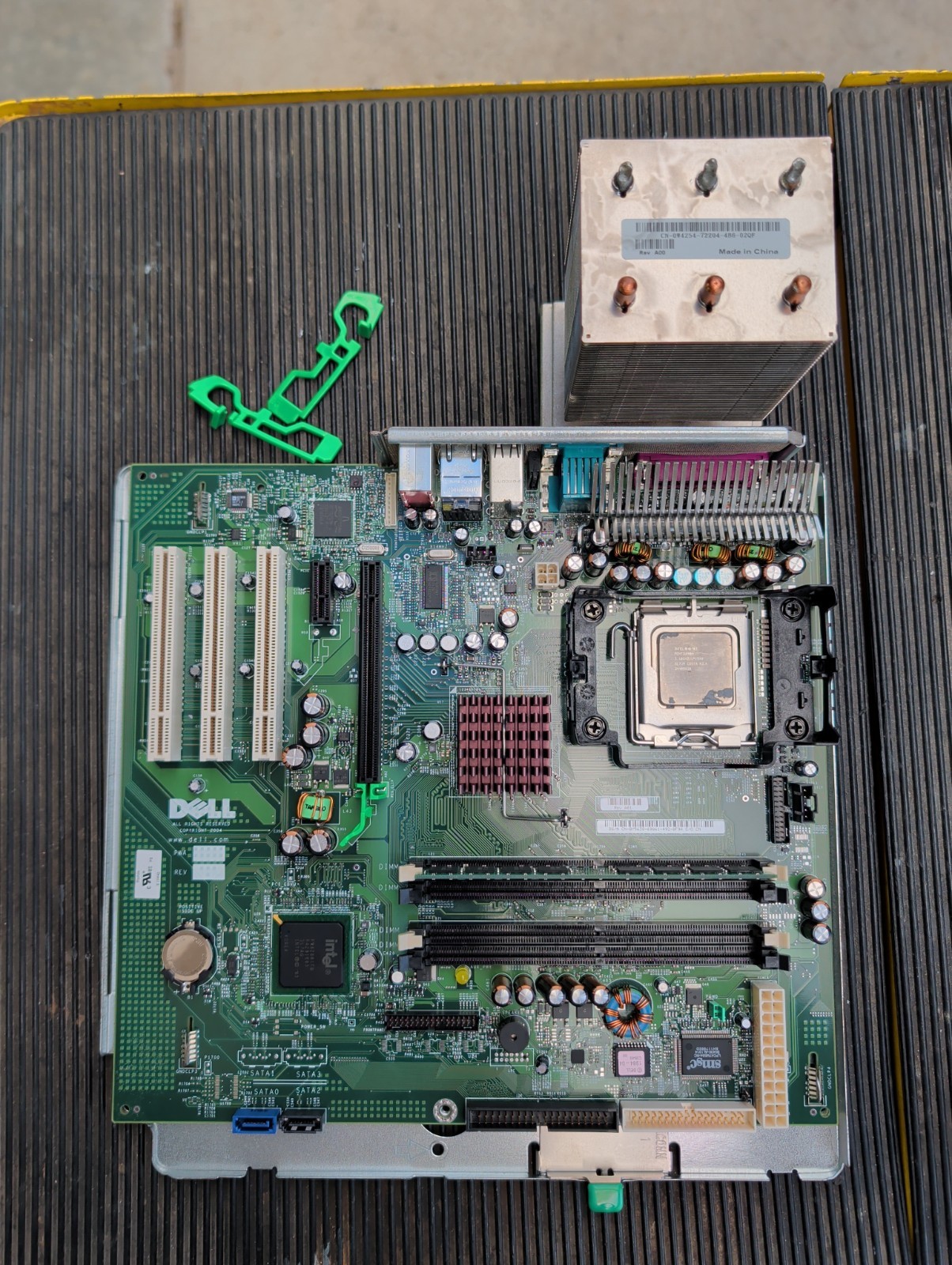 0Y5638, CN-0Y5638, Y5638 dell optiplex GX280 W/ Heatsink, P4 3.6 Ghz, 1 GB Ram