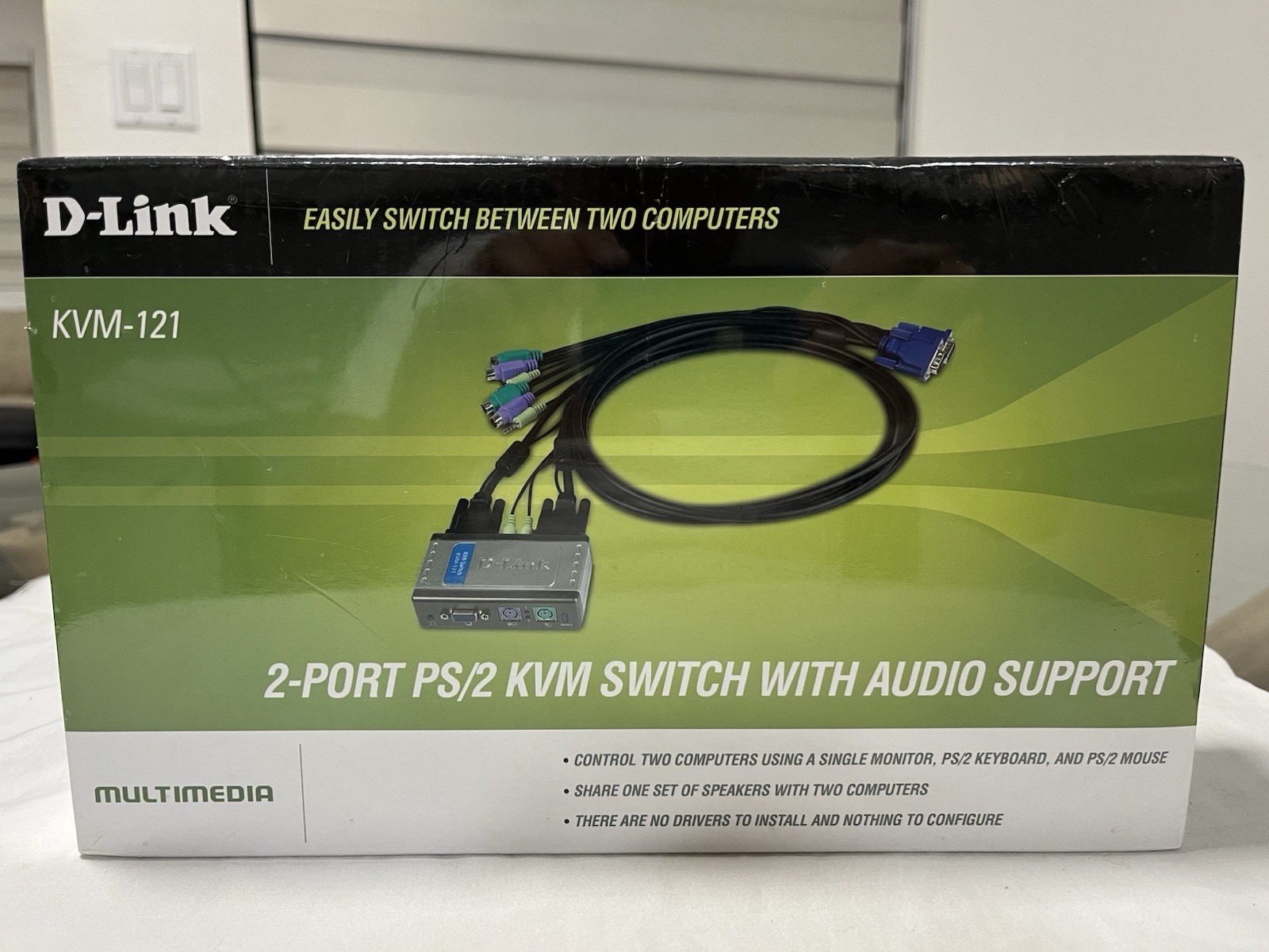 D-Link KVM-121 2-Port PS/2 KVM Switch with Audio Support