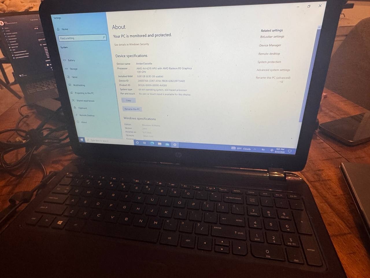 HP 15z-g000 15.6" Notebook - AMD A4-6210 1.80 Ghz - 8 GB - Win 10 Home Works