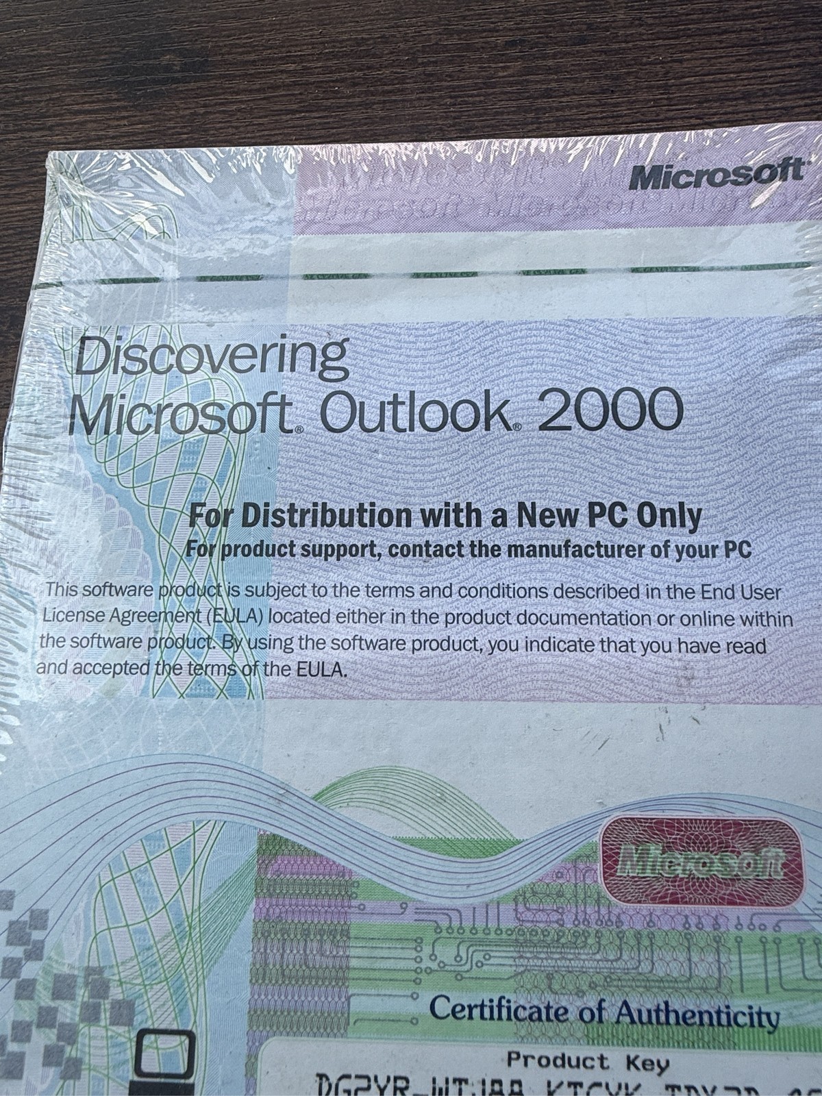 Discovering Microsoft Outlook 2000 PC Software with Product Key COA