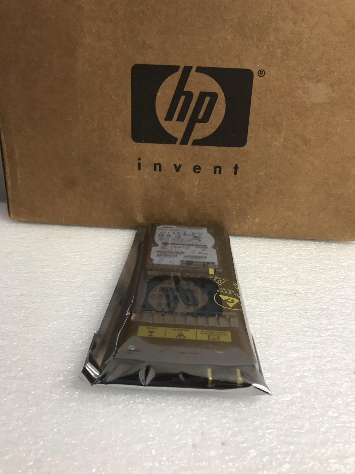 HP 3PAR M6710 QR496A 697389-001 900GB 6G 10K 2.5" SAS HARD DRIVE 702505-001 