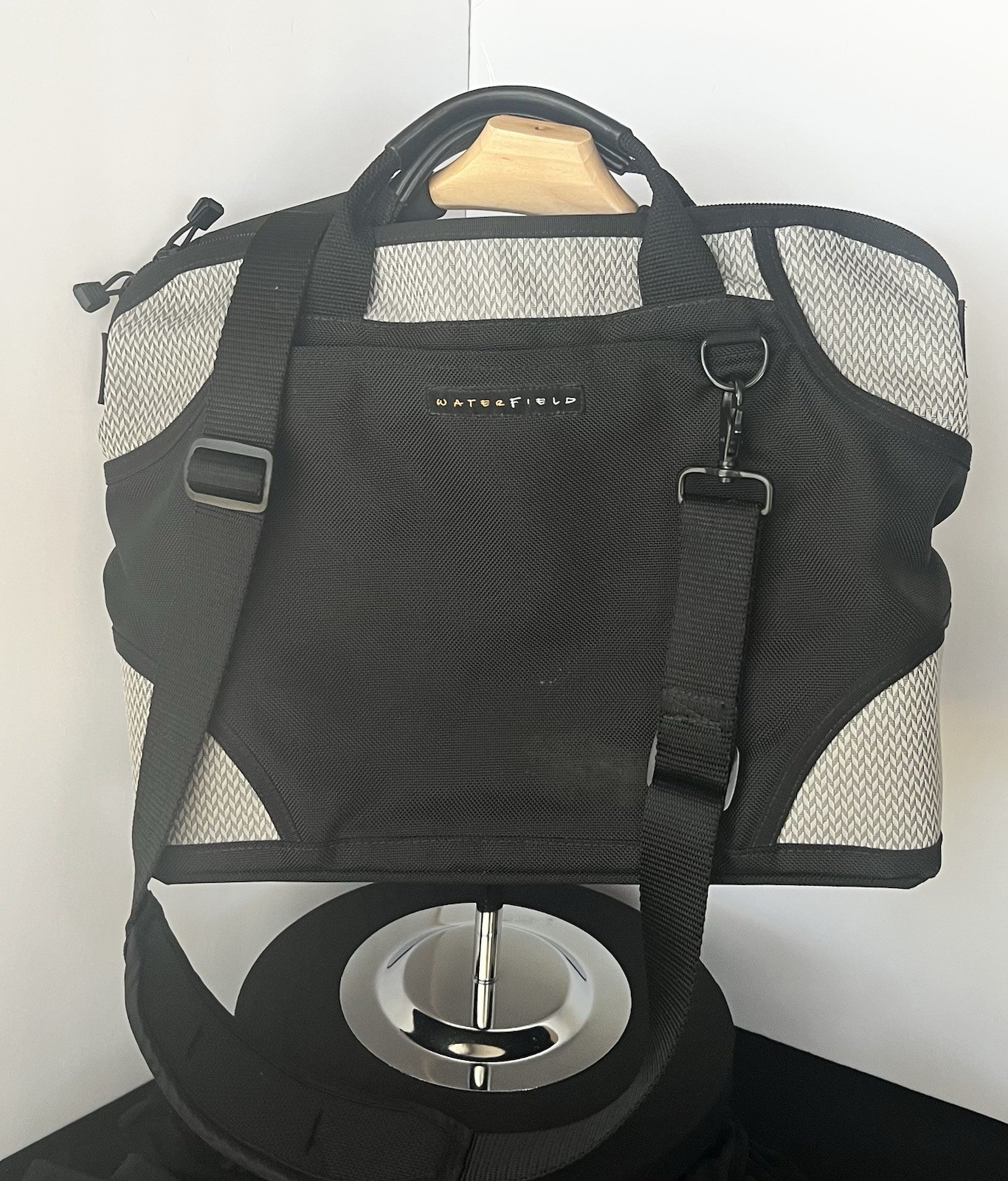WaterField 17" Laptop Shoulder Messenger Bag Black Gray Nylon Padded Made in USA