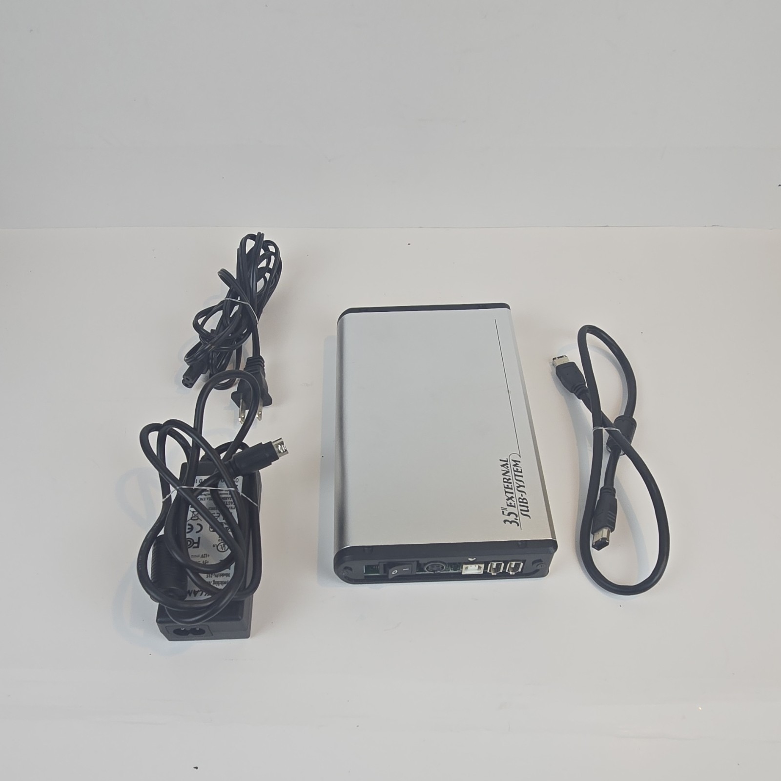 Apple 3.5" External Hard Drive Enclosure ME740U2FL USB 2.0 Silver Black Aluminum
