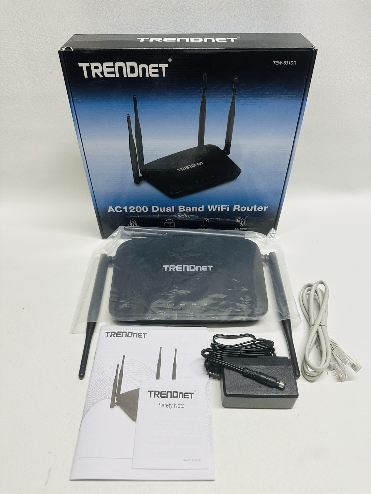 NEW Trendnet TEW-831DR WiFi Router AC1200 Dual Band TEW-831DR/A