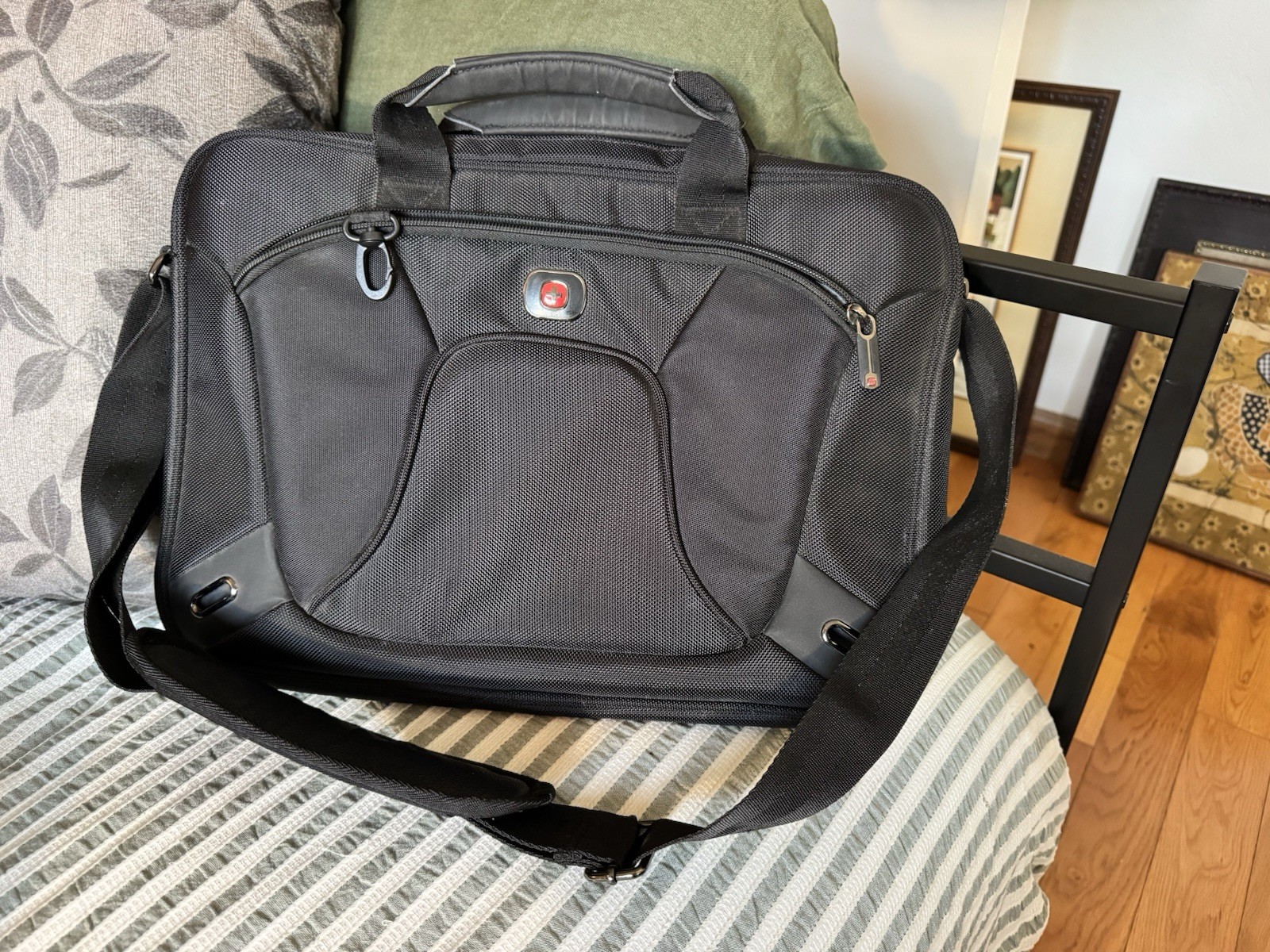 Swiss Gear Wenger Patriot Laptop Briefcase 15.8” Business Bag w/ Trolley Sleeve