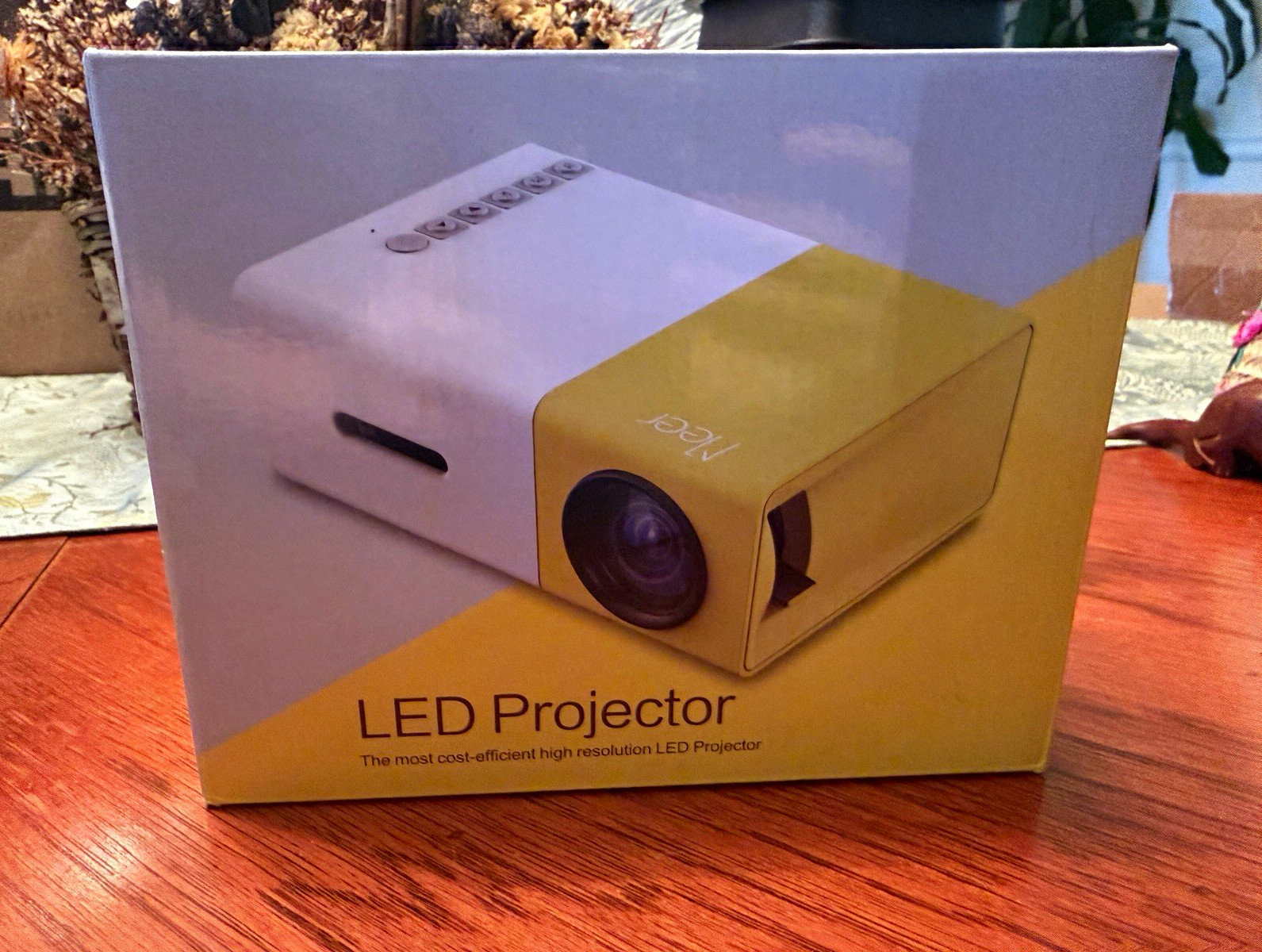 Meer Portable LED Mini Projector 1080p Support HDMI USB White/Yellow BARELY USED