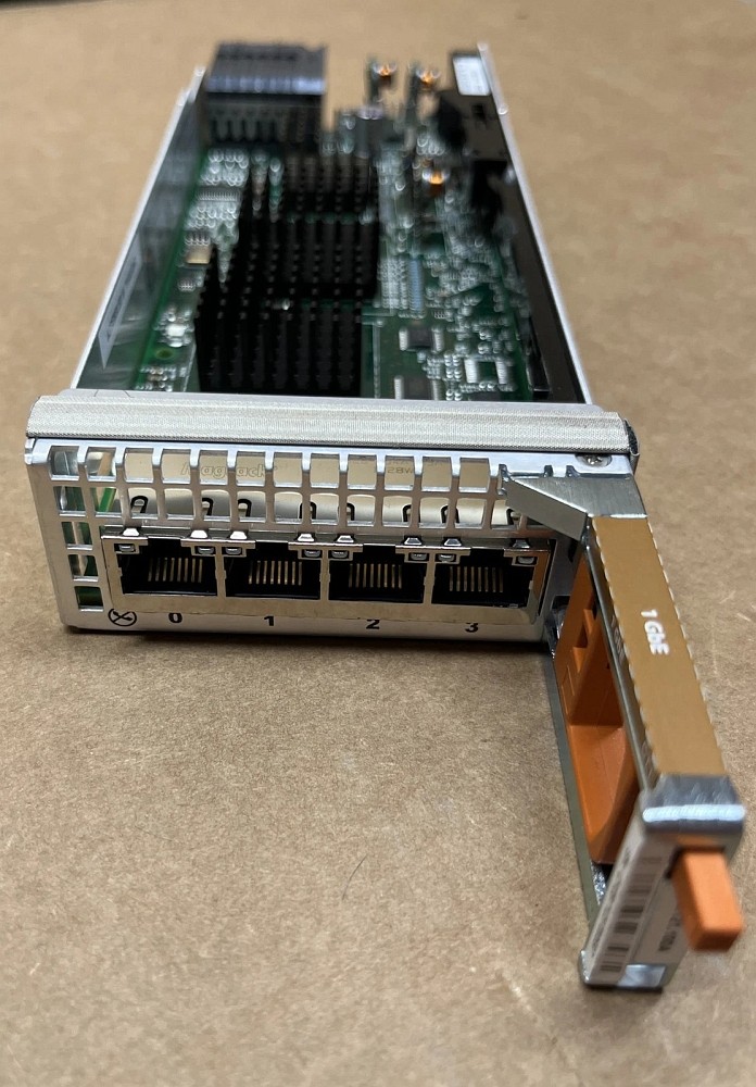 EMC VNX 4-Port 6Gb SAS V1 I/O Module 303-121-100A 100-562-958 042-007-364 SLIC07