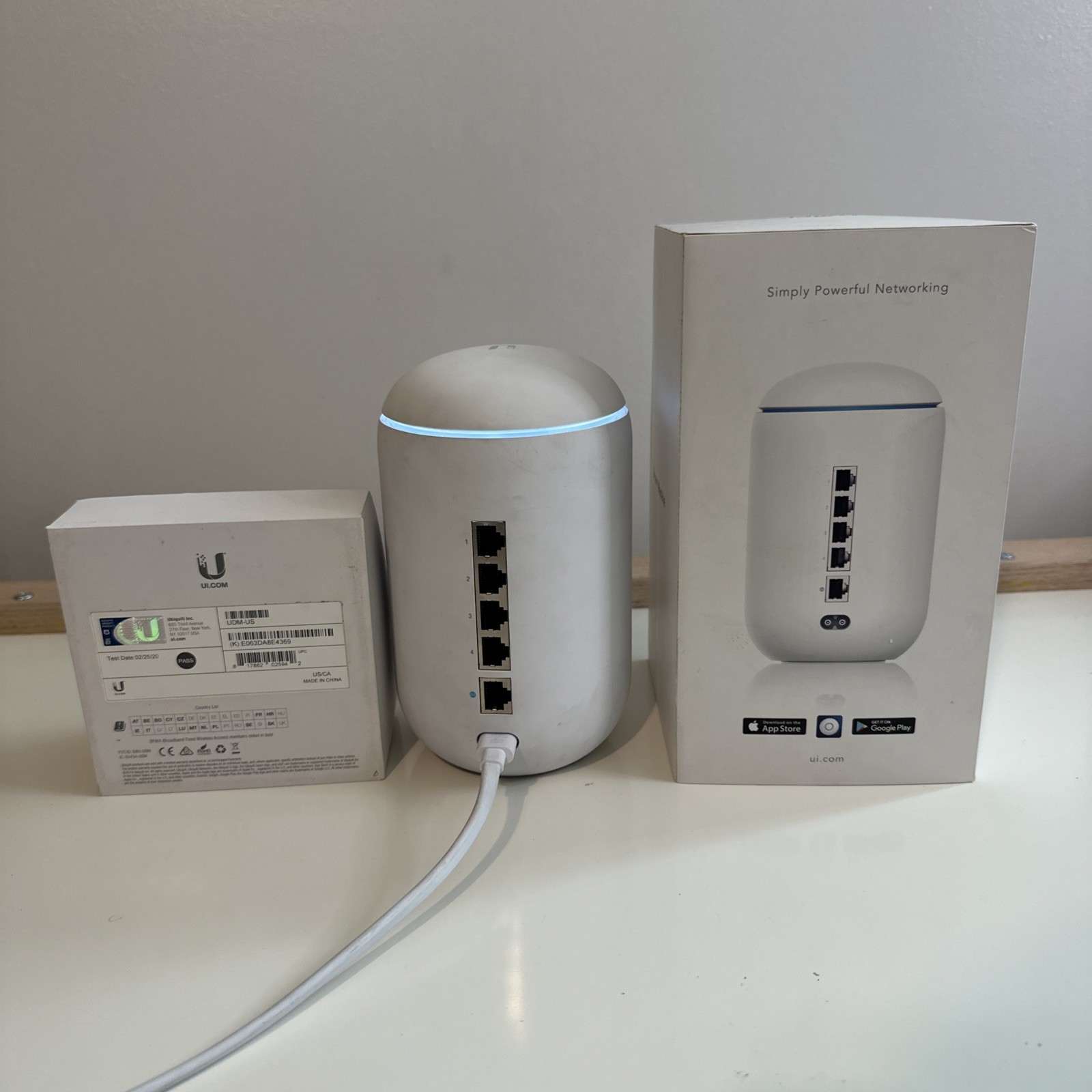 Ubiquiti Unifi Dream Machine WiFi UDM-US Wireless Gateway Router Access Point