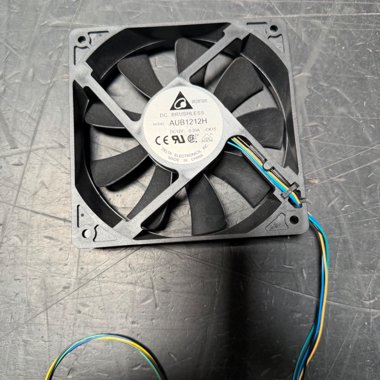 AUB1212H 12025 12V 0.39A 12CM Inverter Chassis Cooling Fan High Air Volume