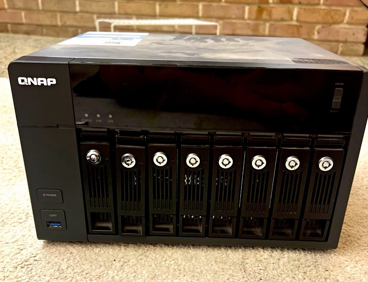 QNAP TVS-871 8-Bay NAS USB 3.0 8GB Cache Black MPN 52100-002146-RS *w/20k-26kgb