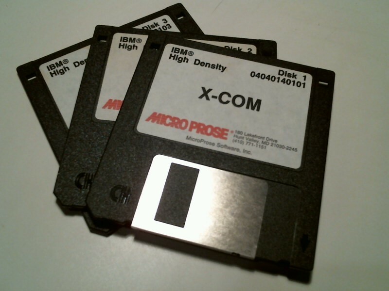 Micro Prose X-COM IBM UFO: ENEMY UNKNOWN V1.2  1994 game on 3.5" floppy disks 