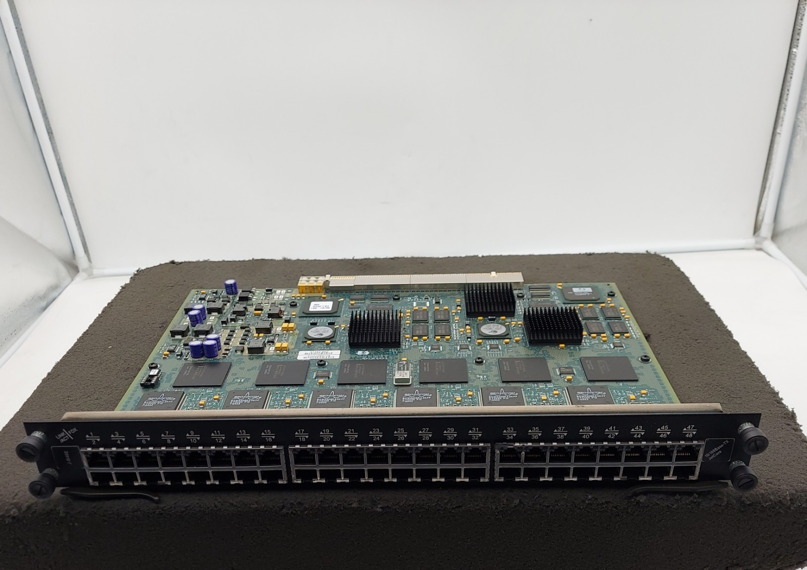Foundry Network J-B48E JetCore 48-Port 10/100/1000Base