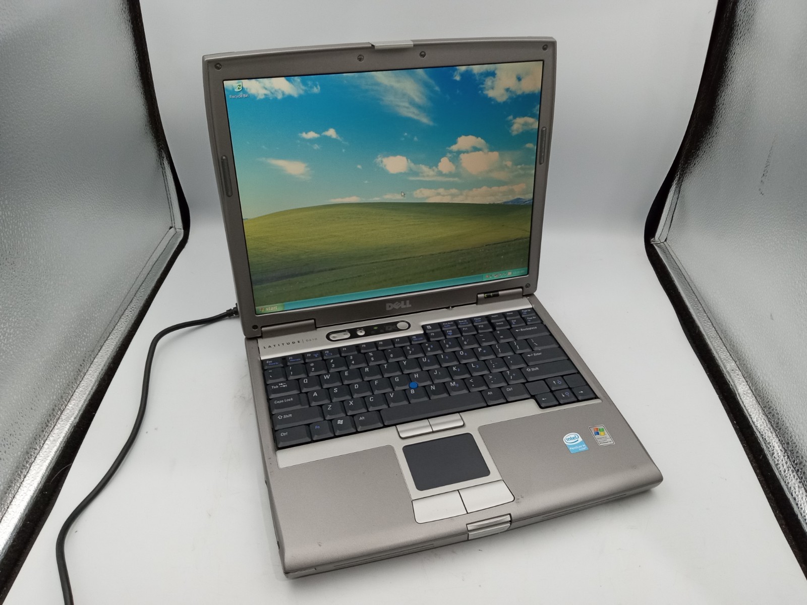 Dell Latitude D610 Pentium M 1.86GB 1GB 60GB Windows XP -NO BATTERY -READ -RR