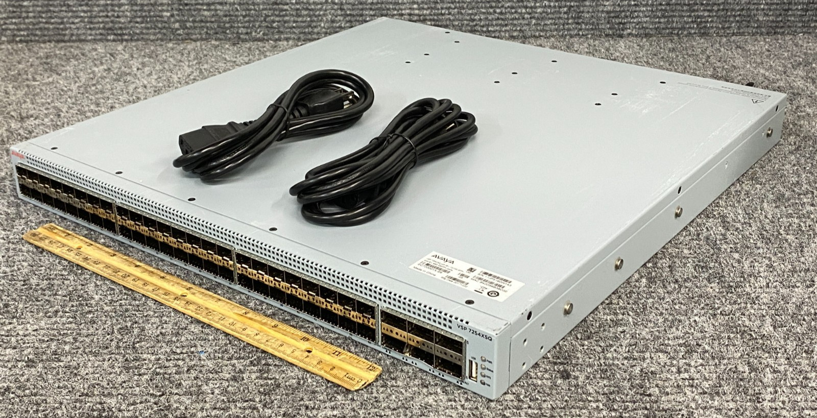 Avaya VSP 7254XSQ (EC720001X-E6) 48-Port Switch w/ 6x QSFP+ Ports w/Cord (As Is)
