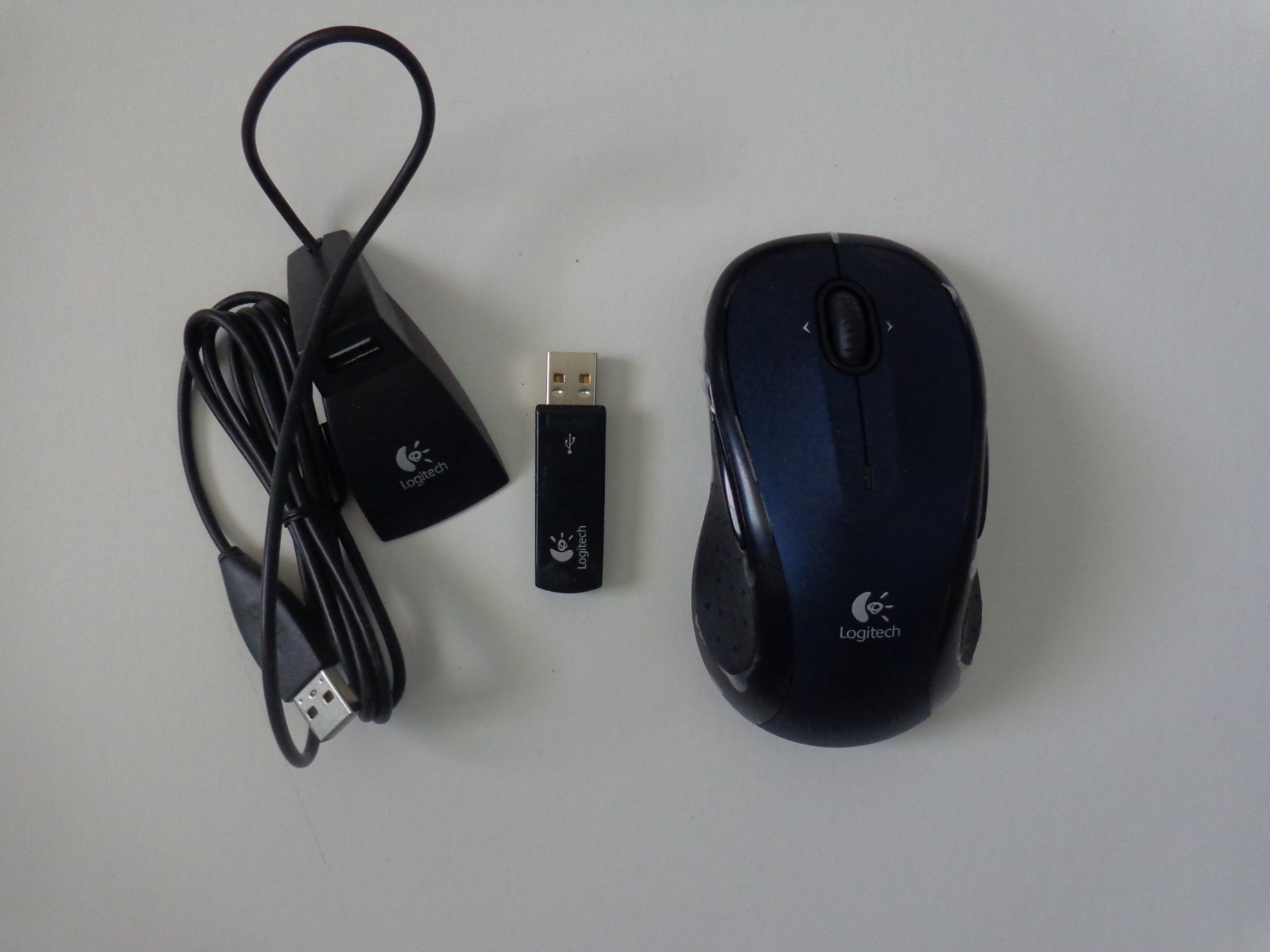 Logitech LX8 Cordless Laser Mouse  ( Tested, it works very well and is clean)
