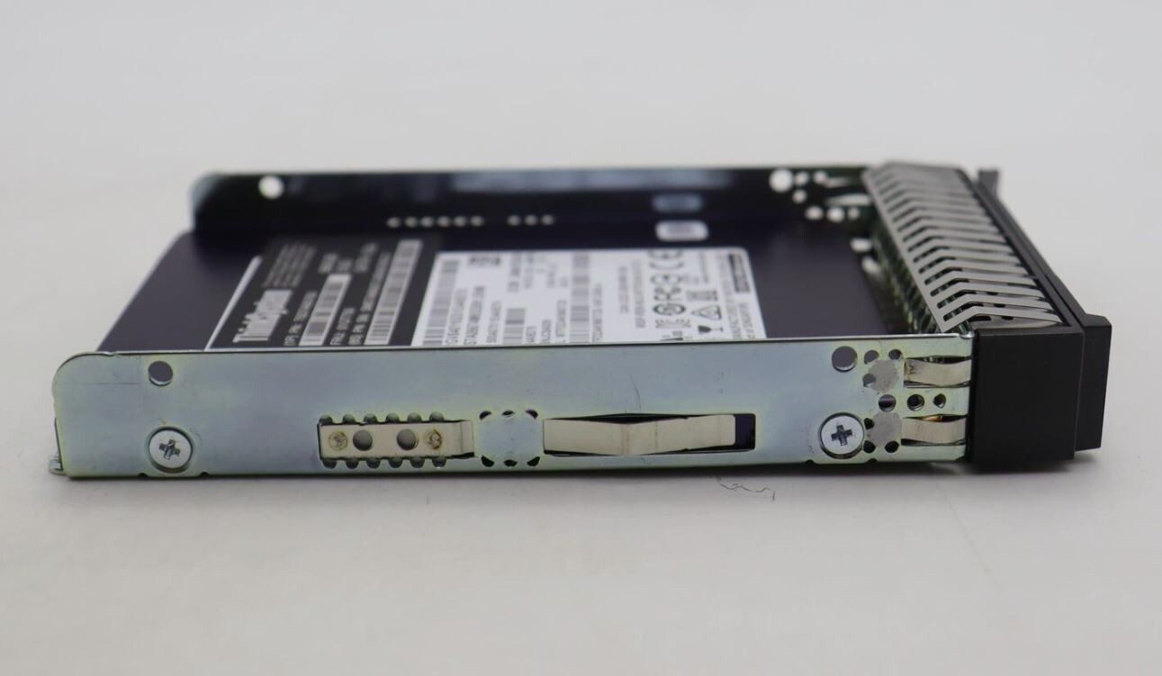 4XB7A10153 LENOVO 01PE306 ThinkSystem 2.5" 5200 480GB Ent SATA 6Gb HS SSD w/Tray
