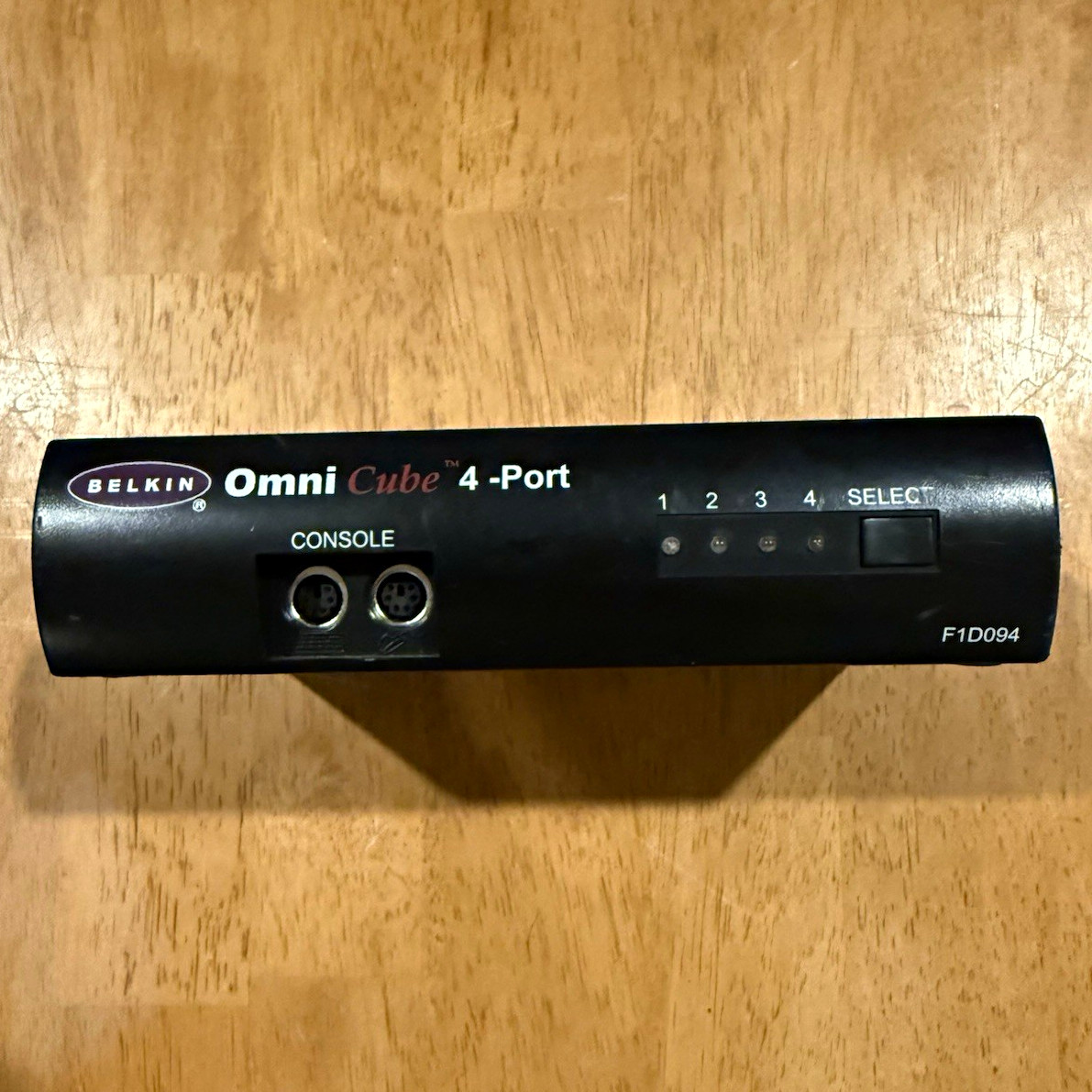Belkin OmniCube F1D094 4-Port VGA PS/2 KVM Switch Untested No Cables