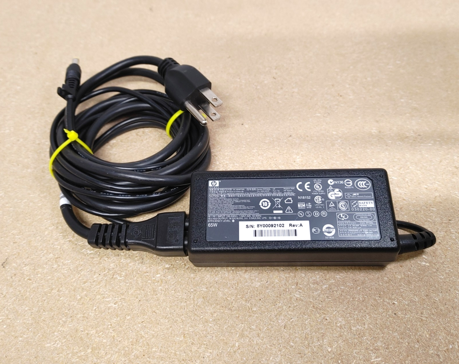 Genuine HP SERIES PPP009L-E AC/DC POWER ADAPTER 18.5V 3.5A 65W.