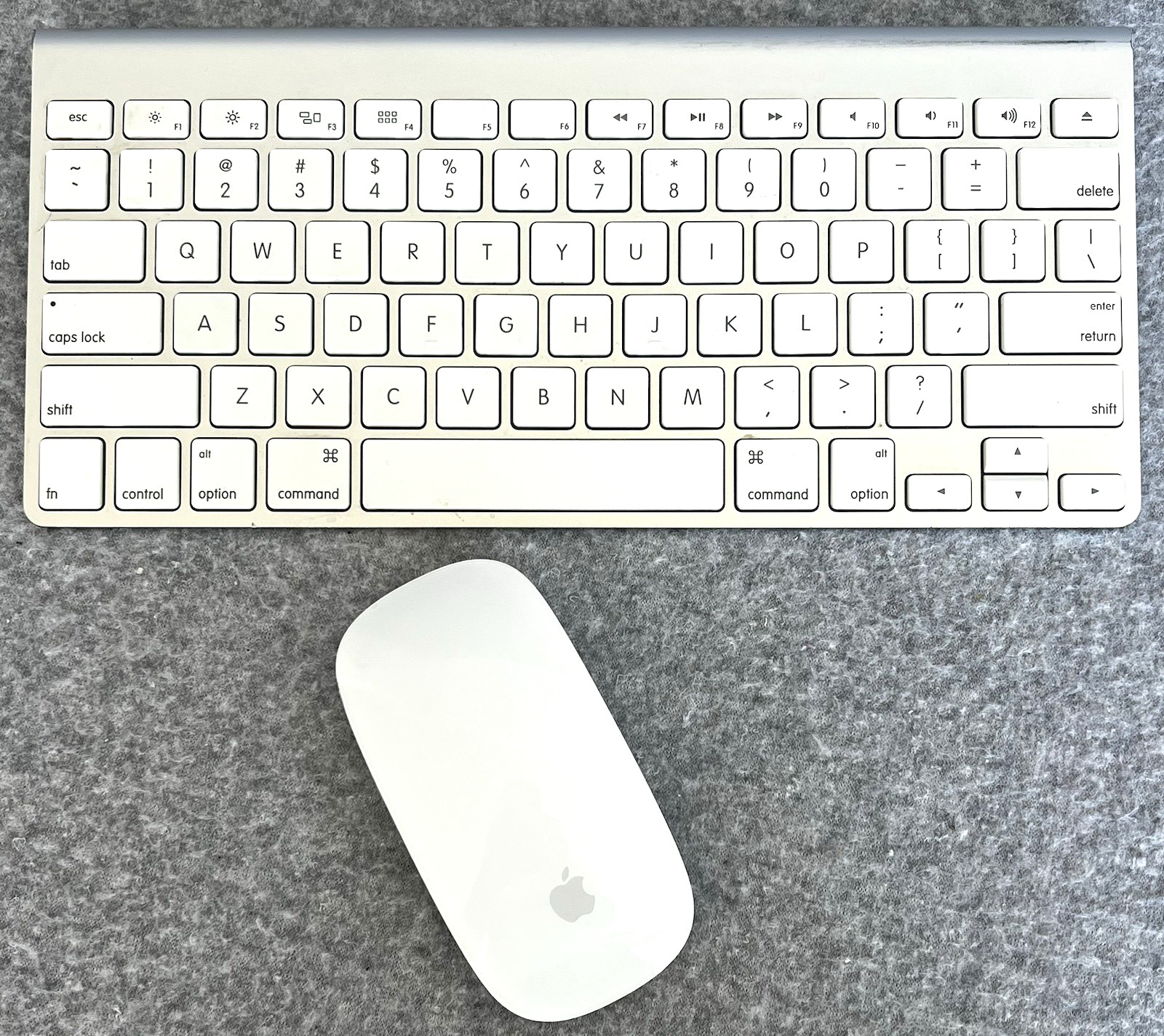 Genuine Original Apple Wireless Keyboard and Magic Mouse (A1314/A1657) WORKING