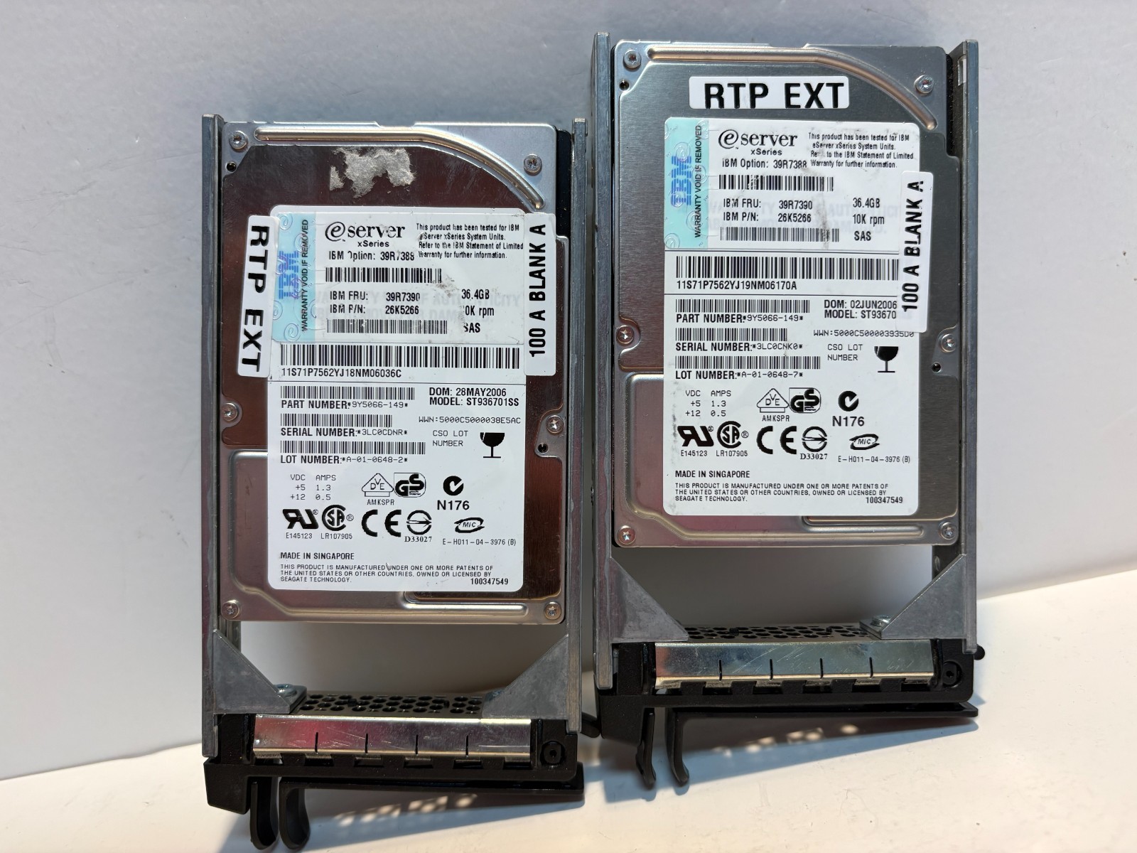 Lot of 2 Seagate IBM 9Y5066-149 2.5" 36.4GB SAS Hard Drives w/ Caddy Server HDD