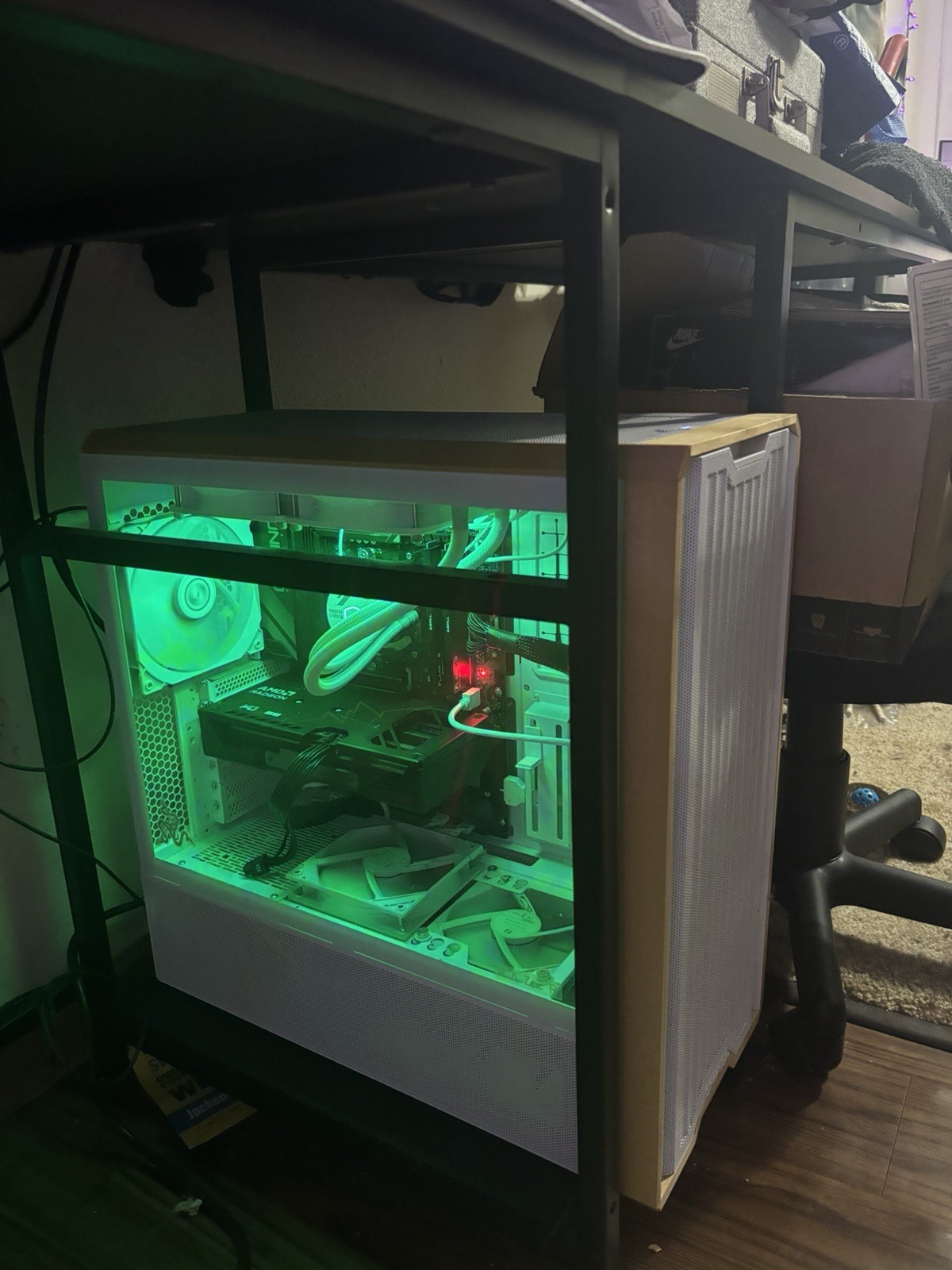 Custom/Whitebox White Gaming Tower Ryzen 7 7700x 32GB 1TB SSD Radeon RGB