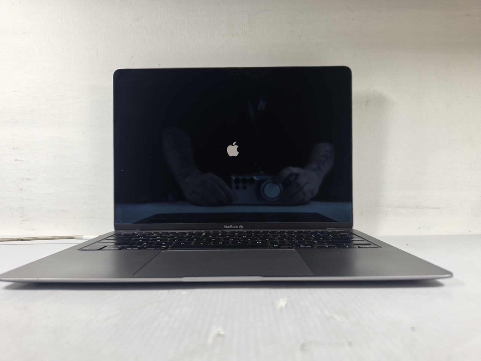 MACBOOK AIR "CORE 13" (SCISSOR, 2020) As Is