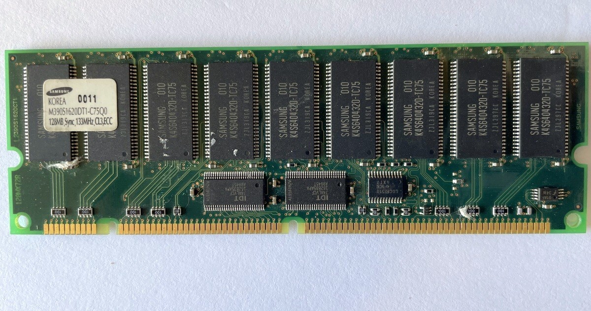 Samsung 128MB PC133 133MHz 168-Pin DIMM Server Memory RAM M390S1723CT1-C75Q0👀