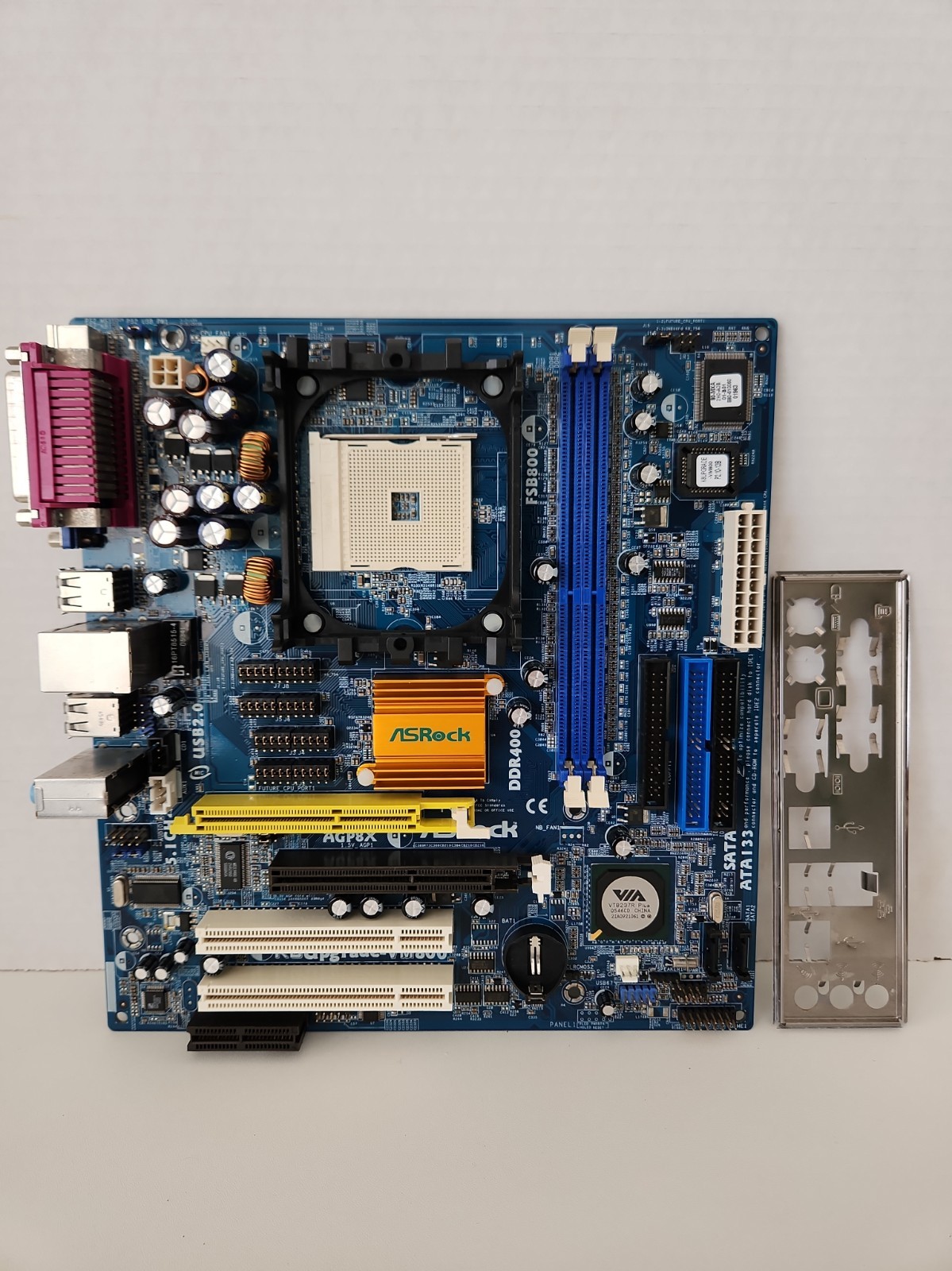 Vintage ASRock K8Upgrade-VM800 Socket 754 Motherboard & IO AGP PCI RETRO GAMING