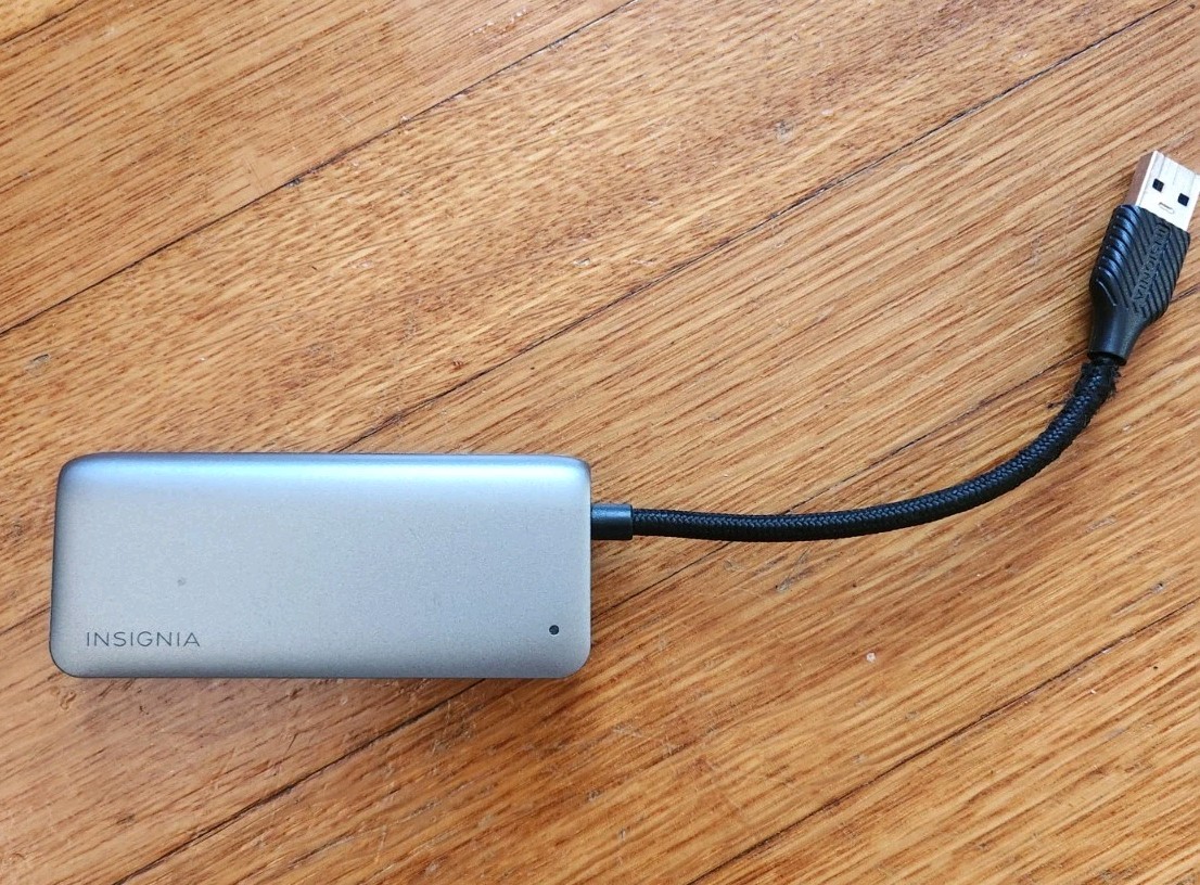 Insignia- 4-Port USB 3.0 Hub - Gray