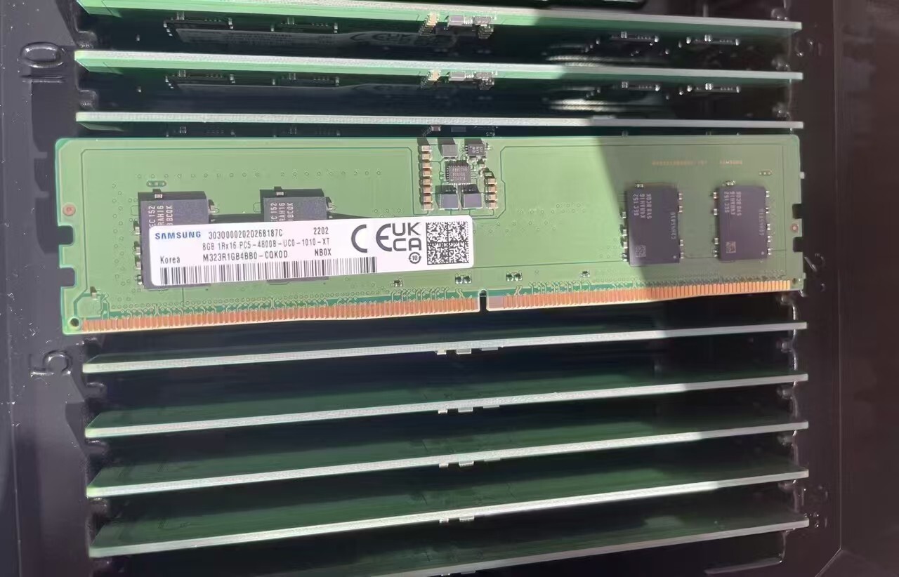 Samsung 8GB DDR5 4800 Desktop RAM UDIMM Non-ECC PC5-4800B-U for DELL HP Lenovo 