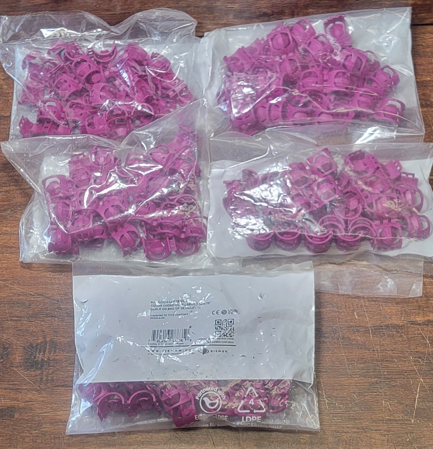 Siemon Expandable CCC-LG-S25-VLT Large, for 0.52-0.70" 5 Bags 125pcs Violet