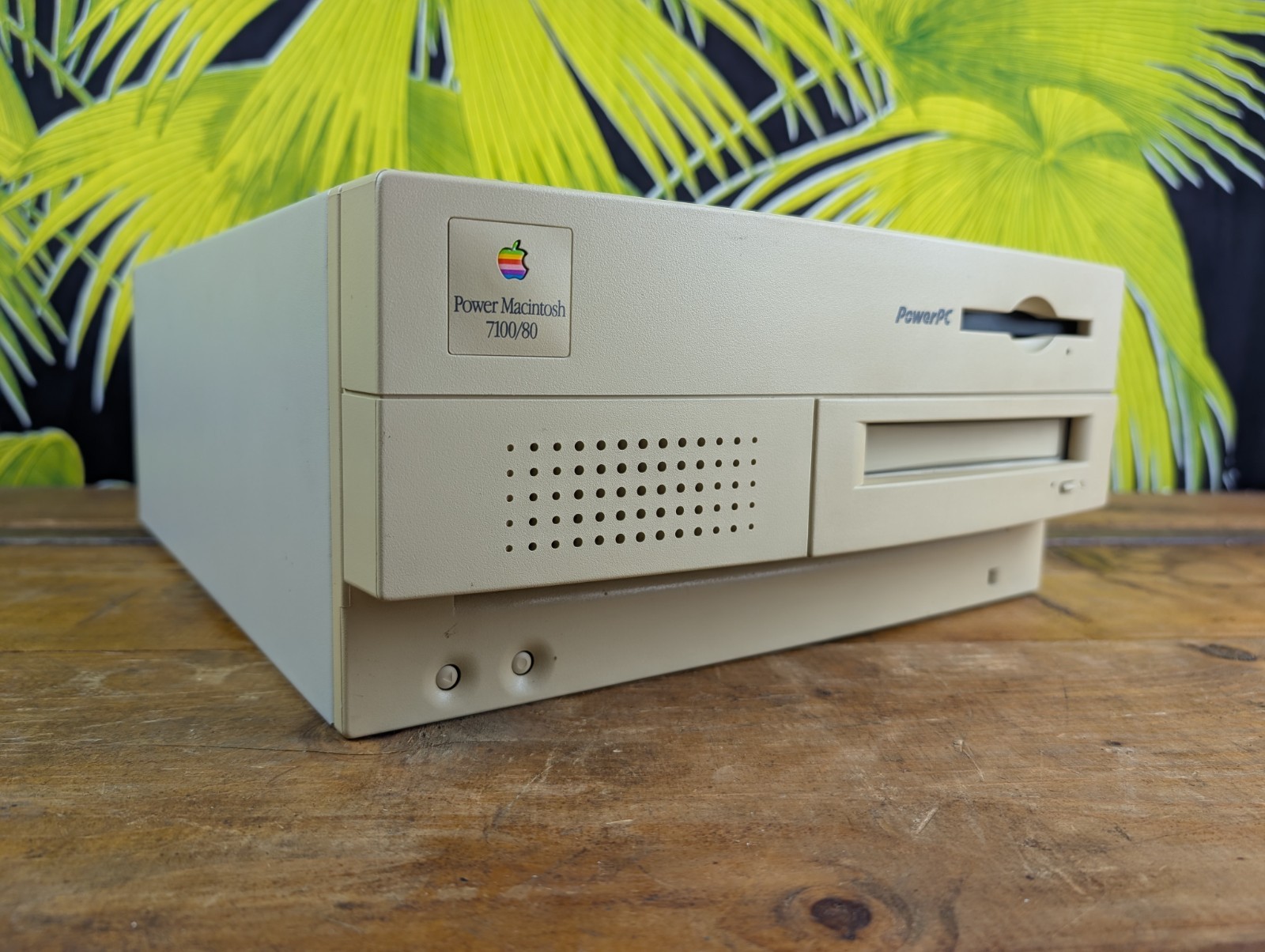 Apple Macintosh 7100/80 Desktop Computer Vintage Retro 90s