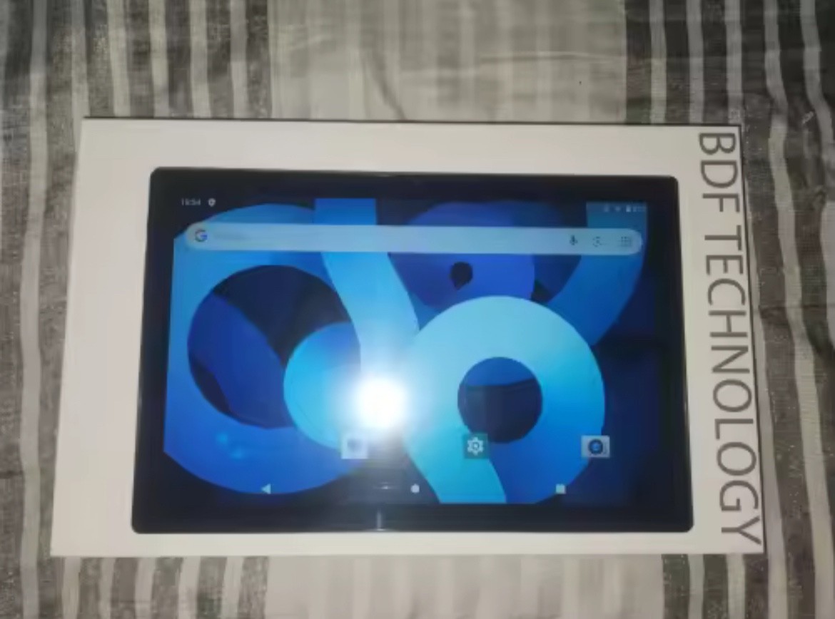 laptop 11 inch portable has keyboard 