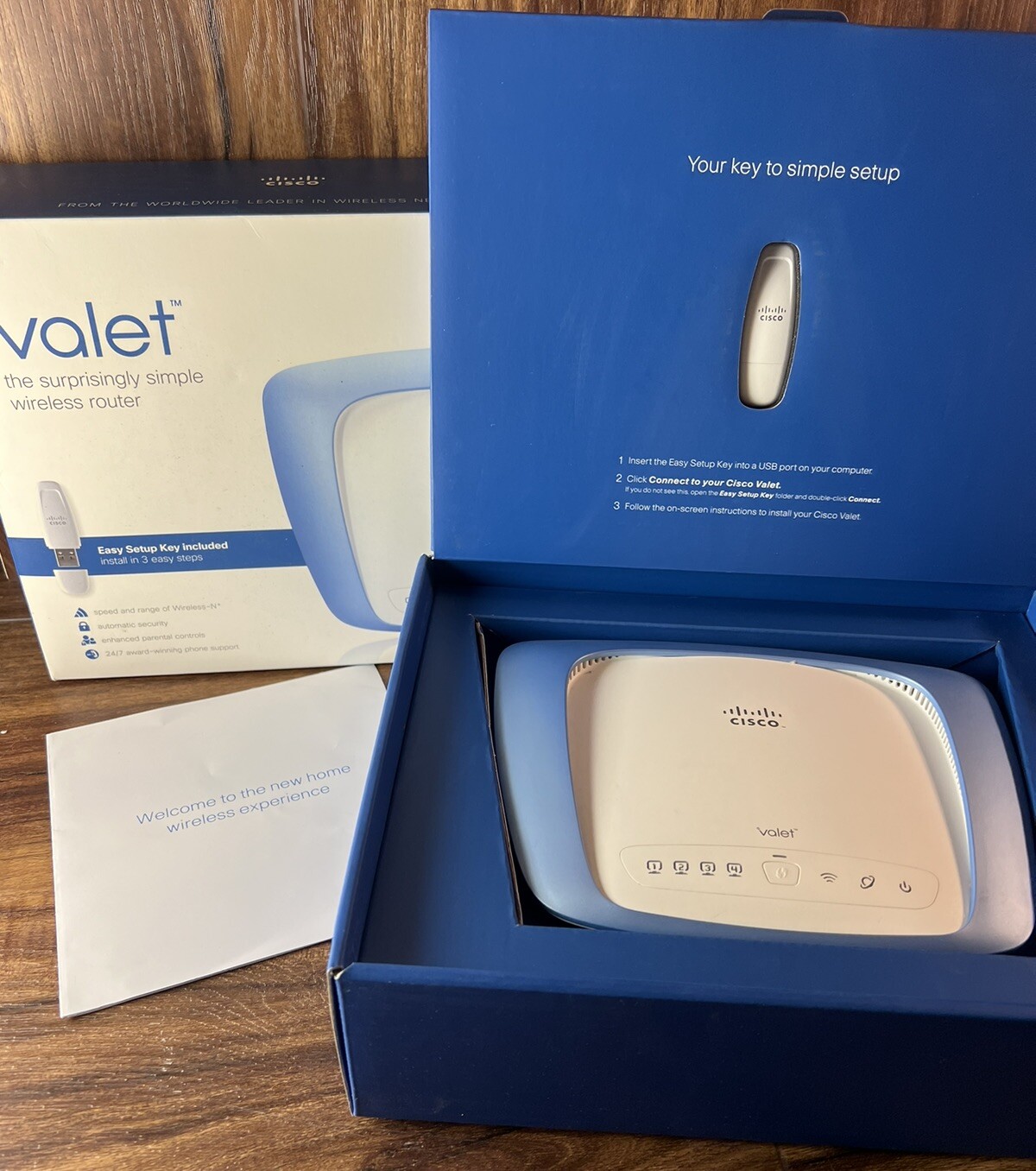 Cisco - Linksys Valet M10 300 Mbps 4-Port 10/100 Wireless N Router (M10) TESTED