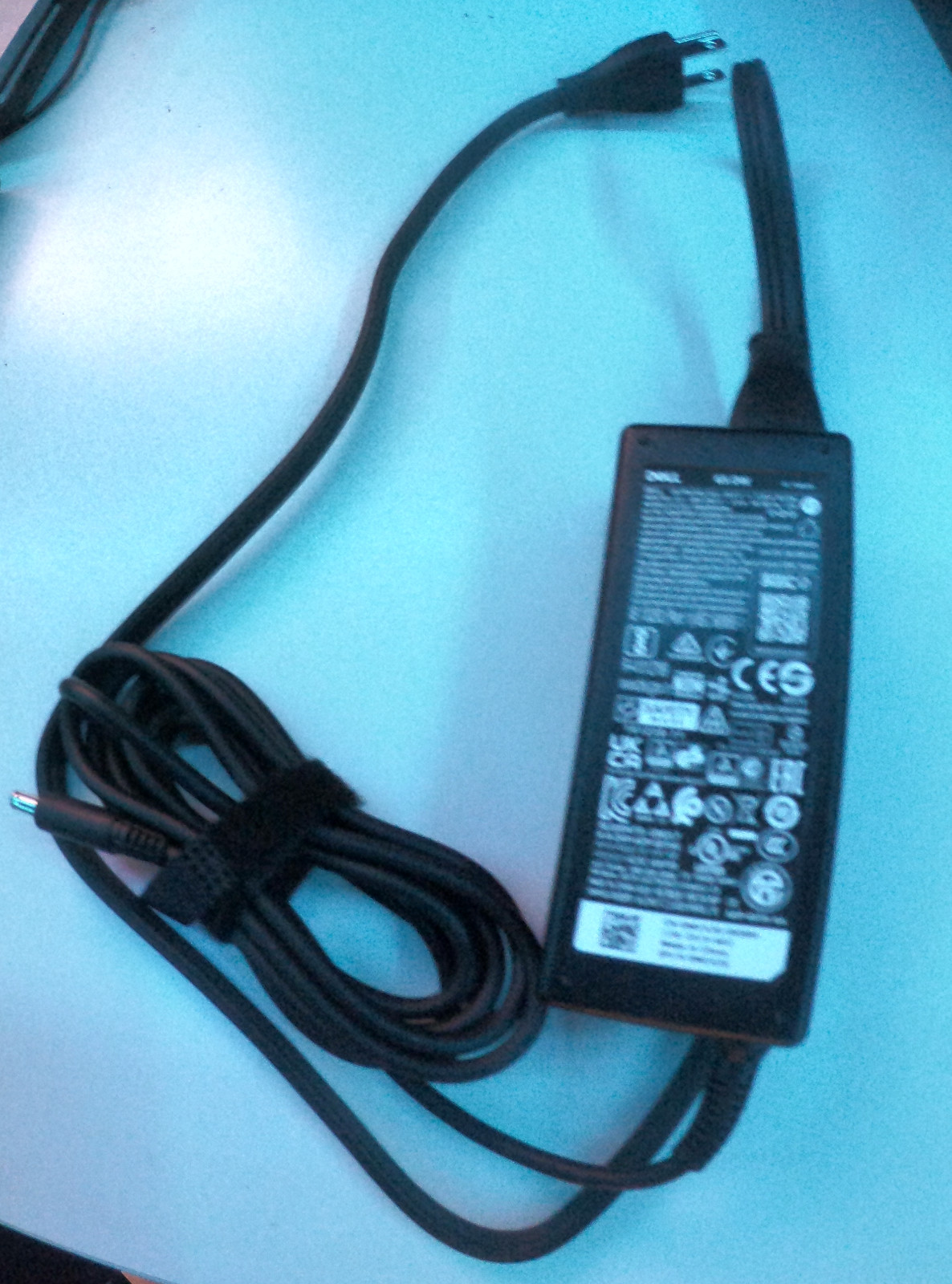 Dell 65W Genuine AC Adapter DA65NM191 19.5V 3.34A