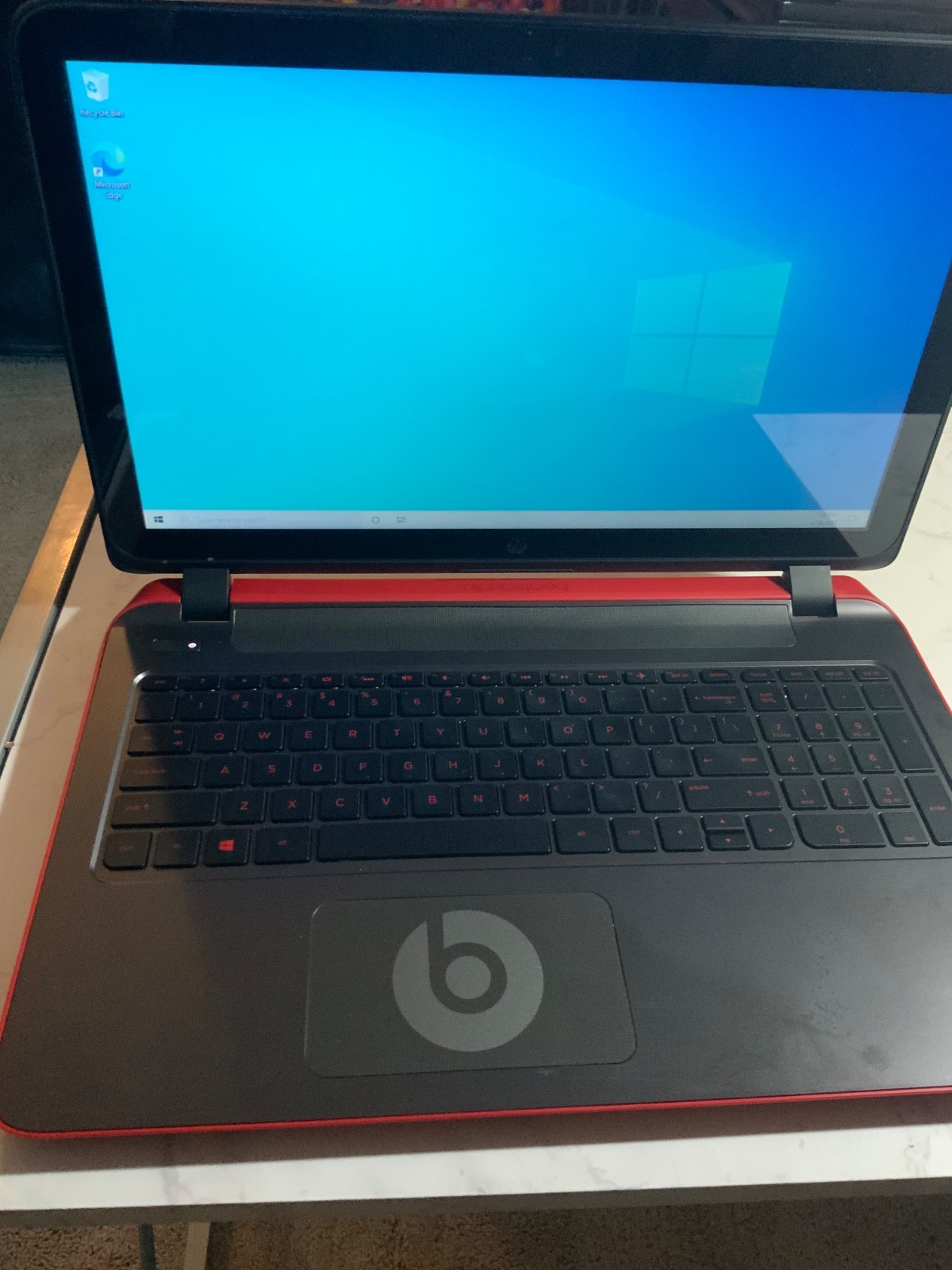 HP Pavilion Laptop – Red | AMD A8 / 8GB RAM | Windows 10 | Beats Audio 544b