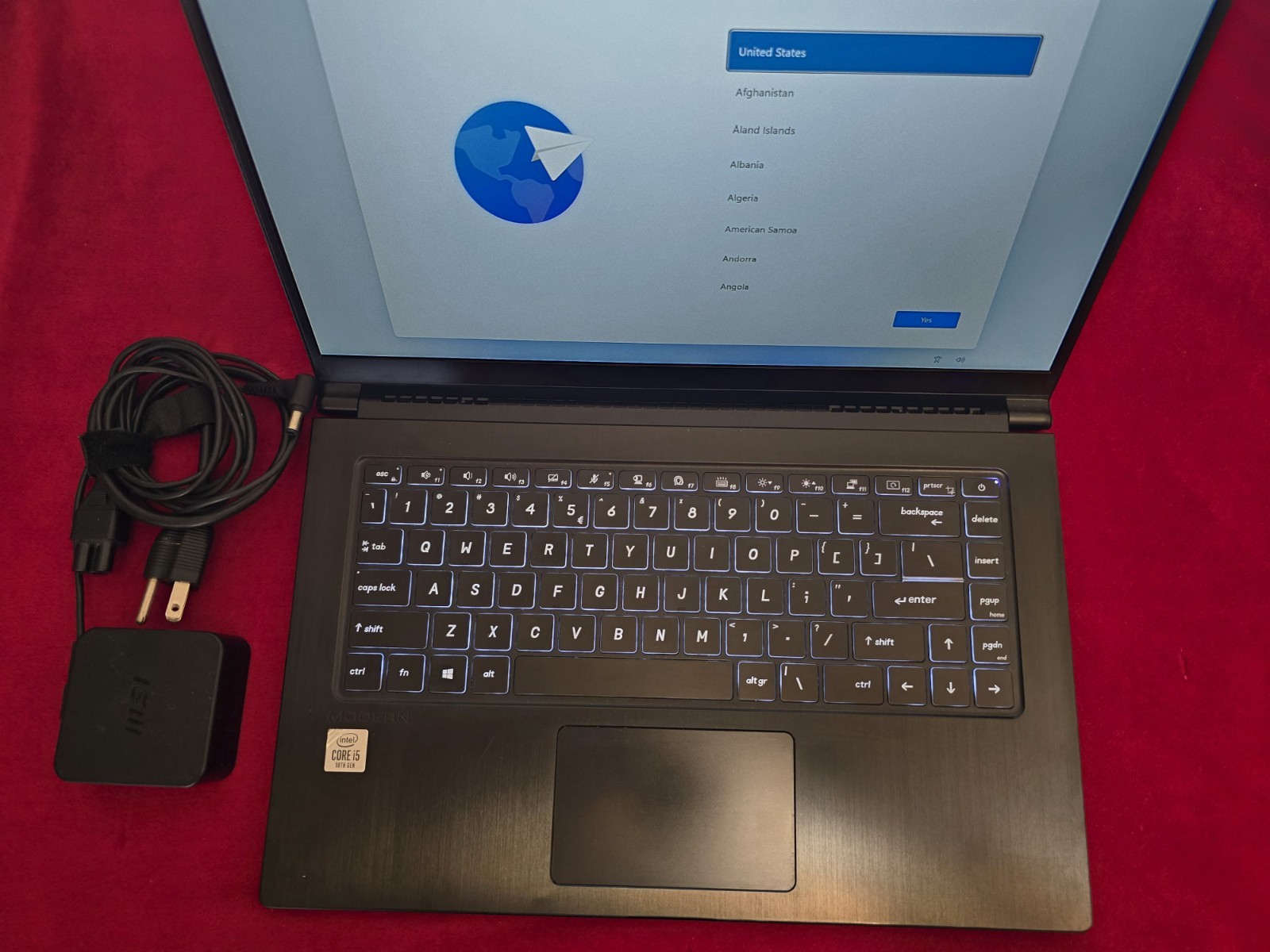 MSI Modern 15 A10M 15.6 in.  Laptop Intel i5-10210U 8GB RAM 512GB MS-1551