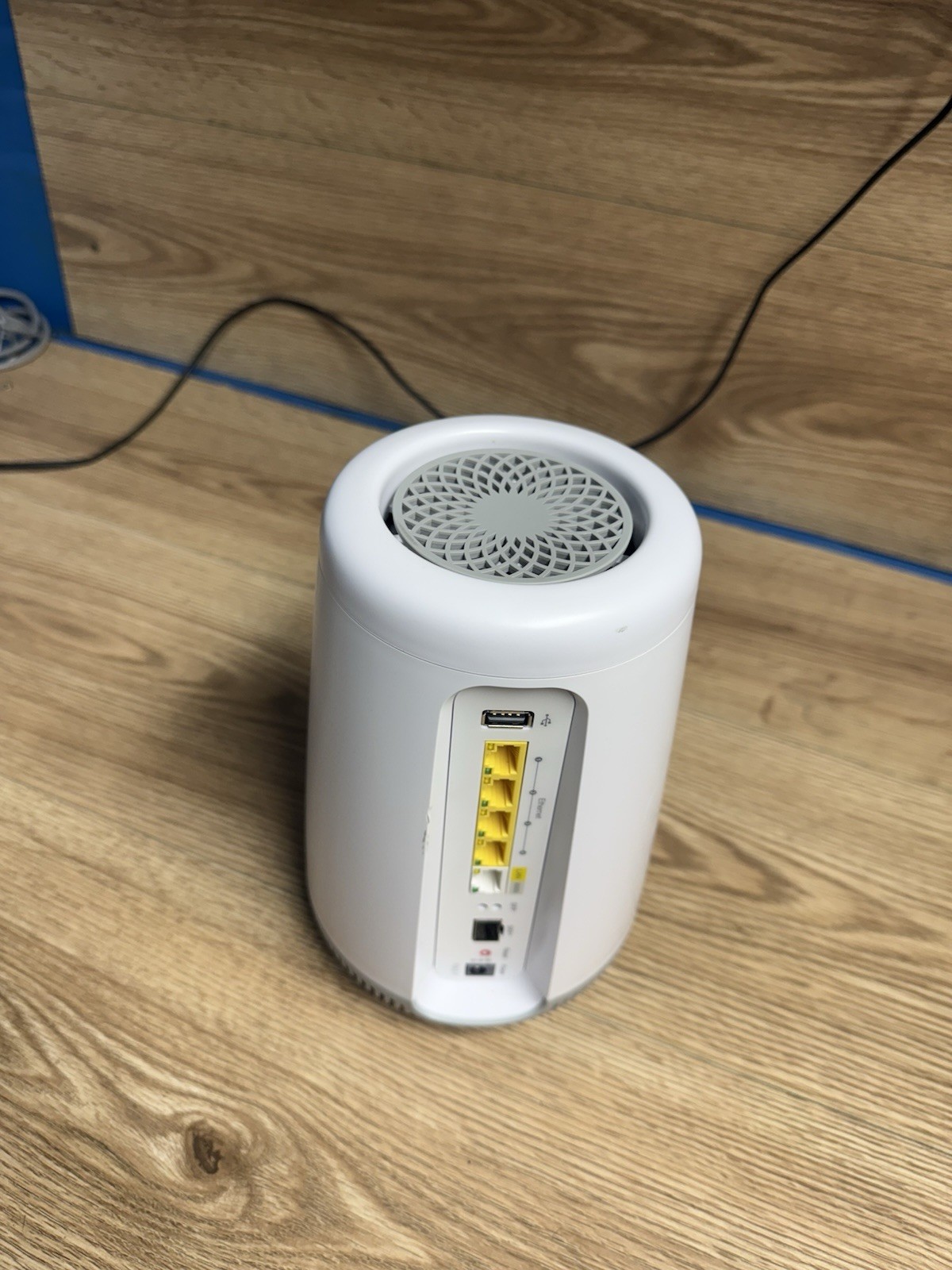 Centurylink Greenwave C4000XG Wi-Fi Hotspot Modem - White