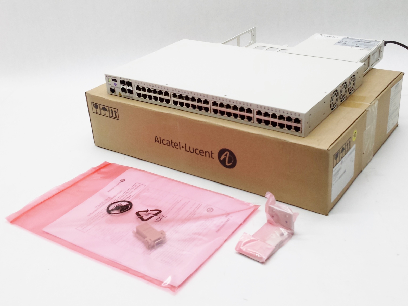 NEW ALCATEL-LUCENT OMNISWITCH OS6850-48 PORT 6850 GIGABIT SWITCH 902548-90 w/ AC