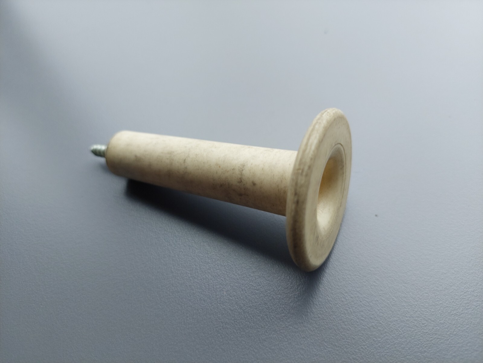 ICC 10 Phone Mushroom Phone Cable Mgnt Spool Guides USED w/ Screw  ICACSWDS20