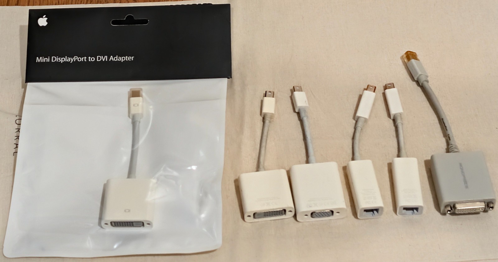 Apple DisplayPort Adapter Bundle A1433 Ethernet (2) + A1305 DVI, New + A1307VGA